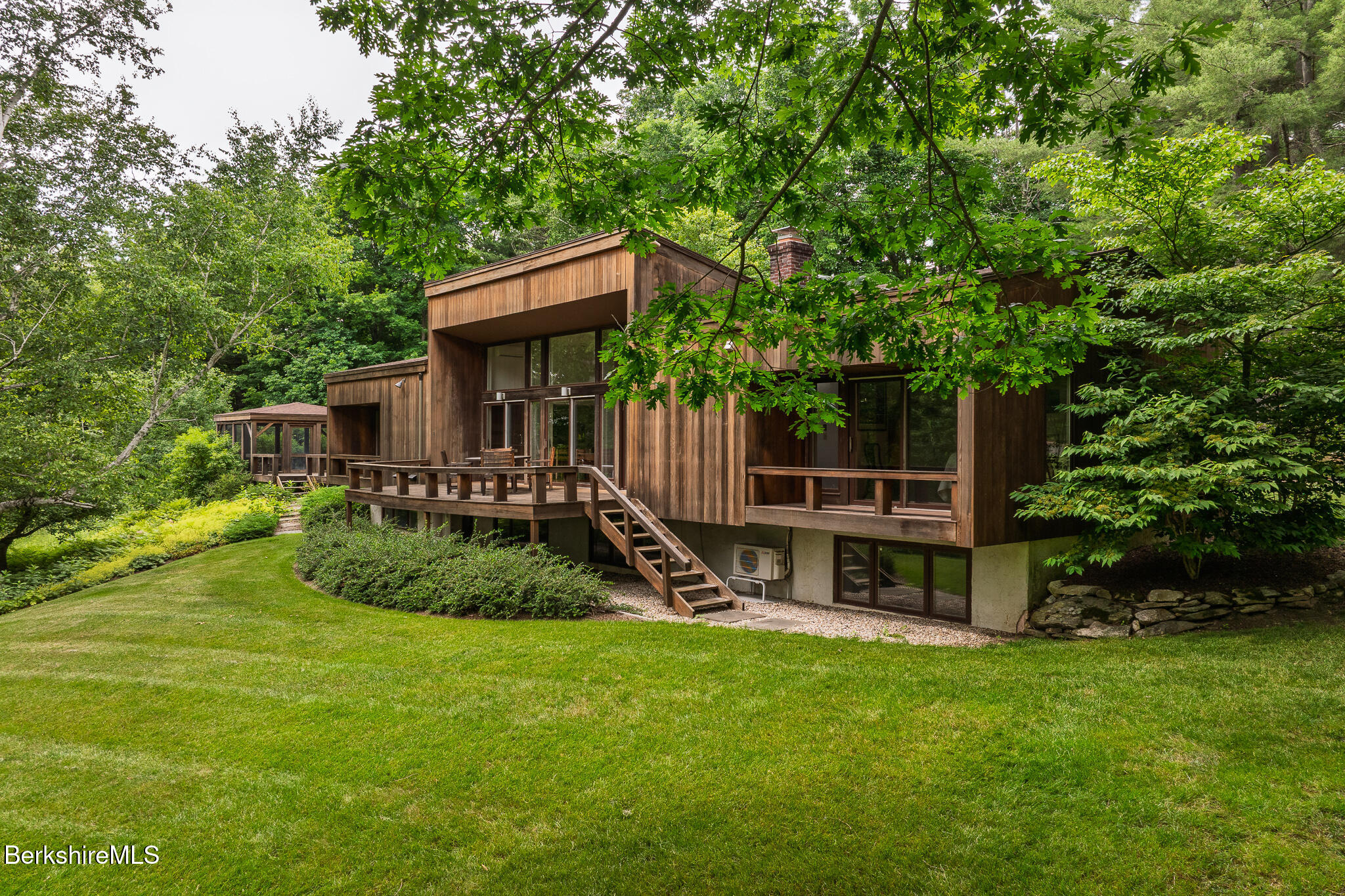 699 Hartsville New Marlboro Rd