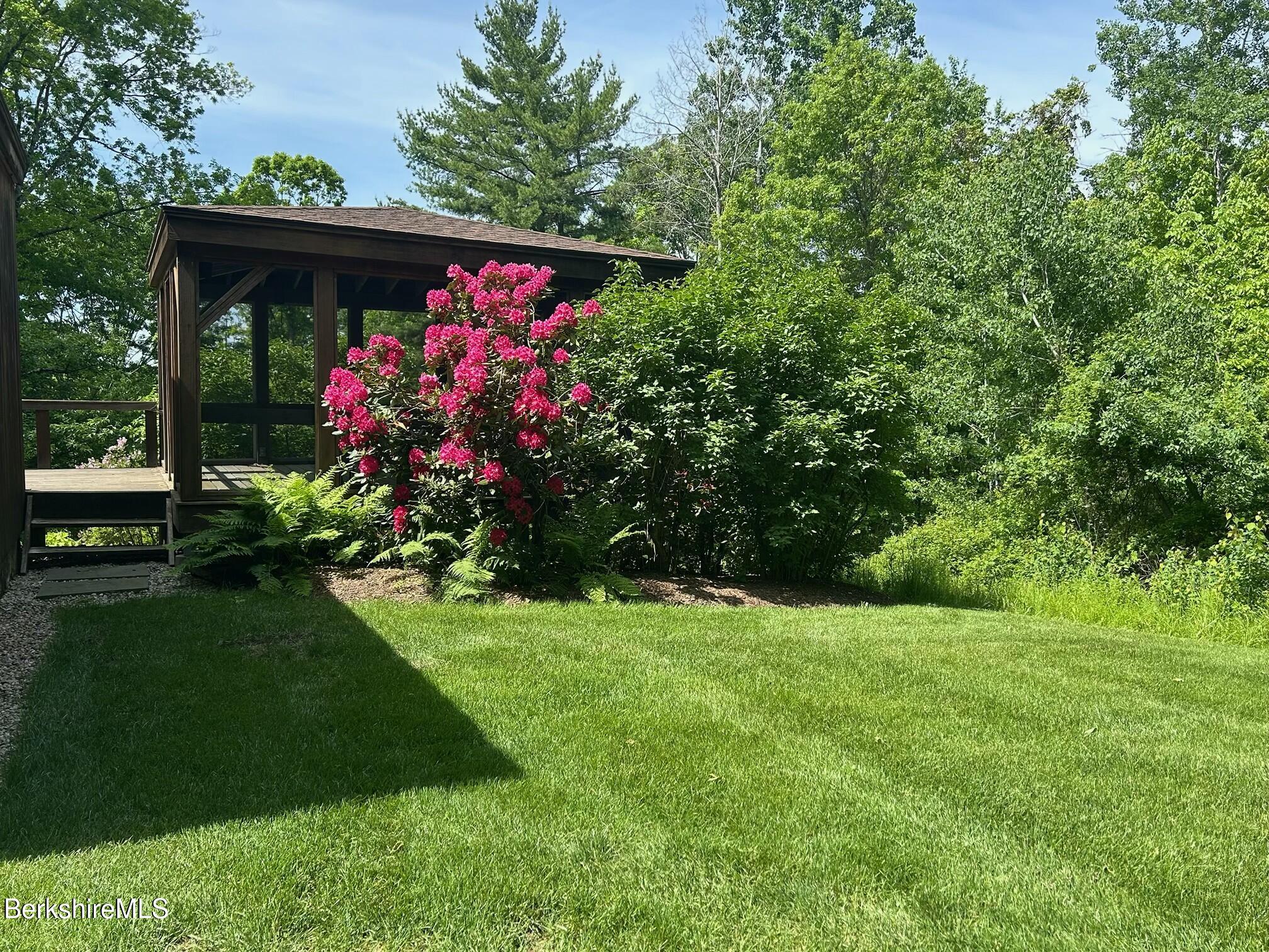 699 Hartsville New Marlboro Rd