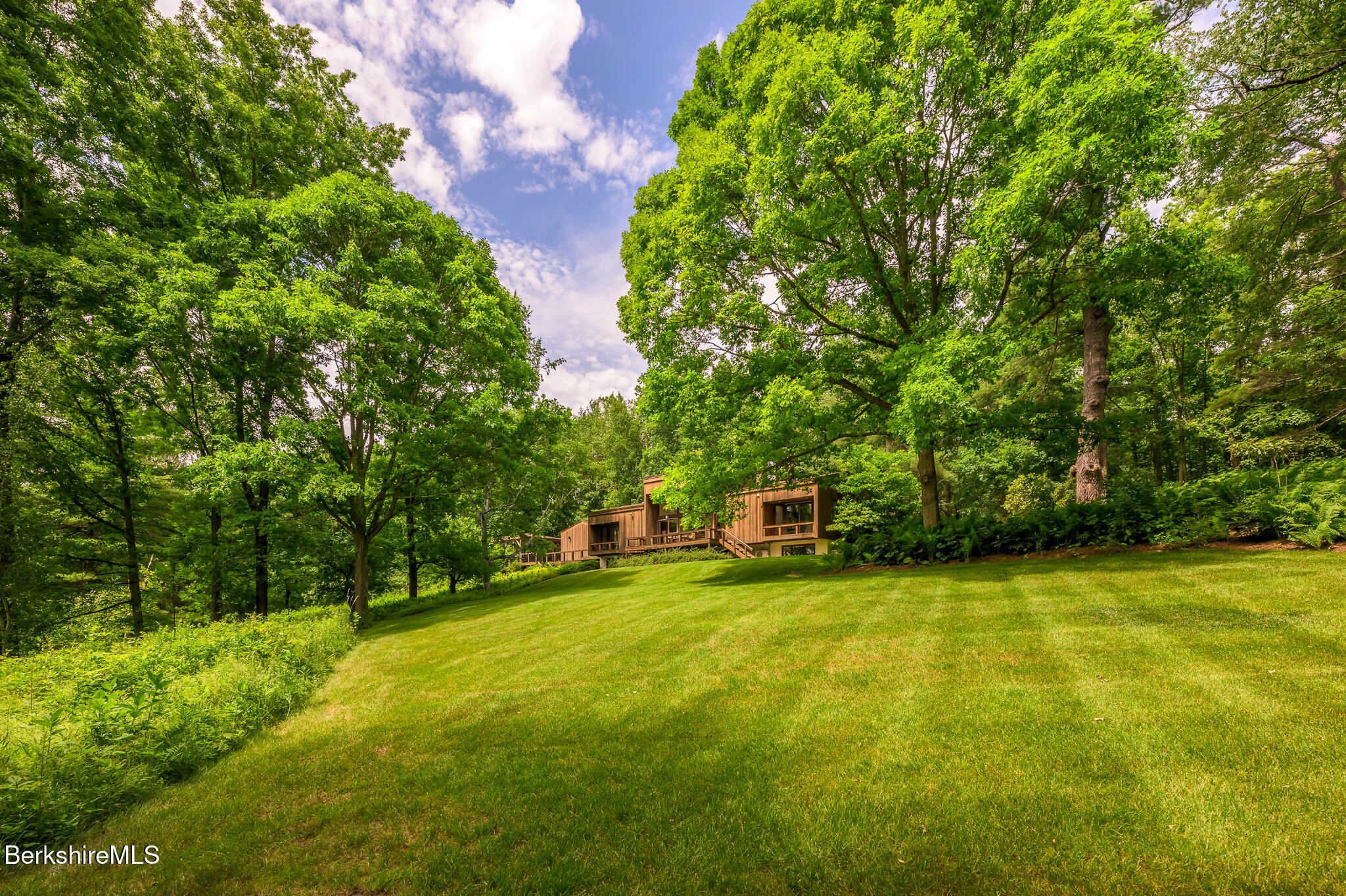 699 Hartsville New Marlboro Rd