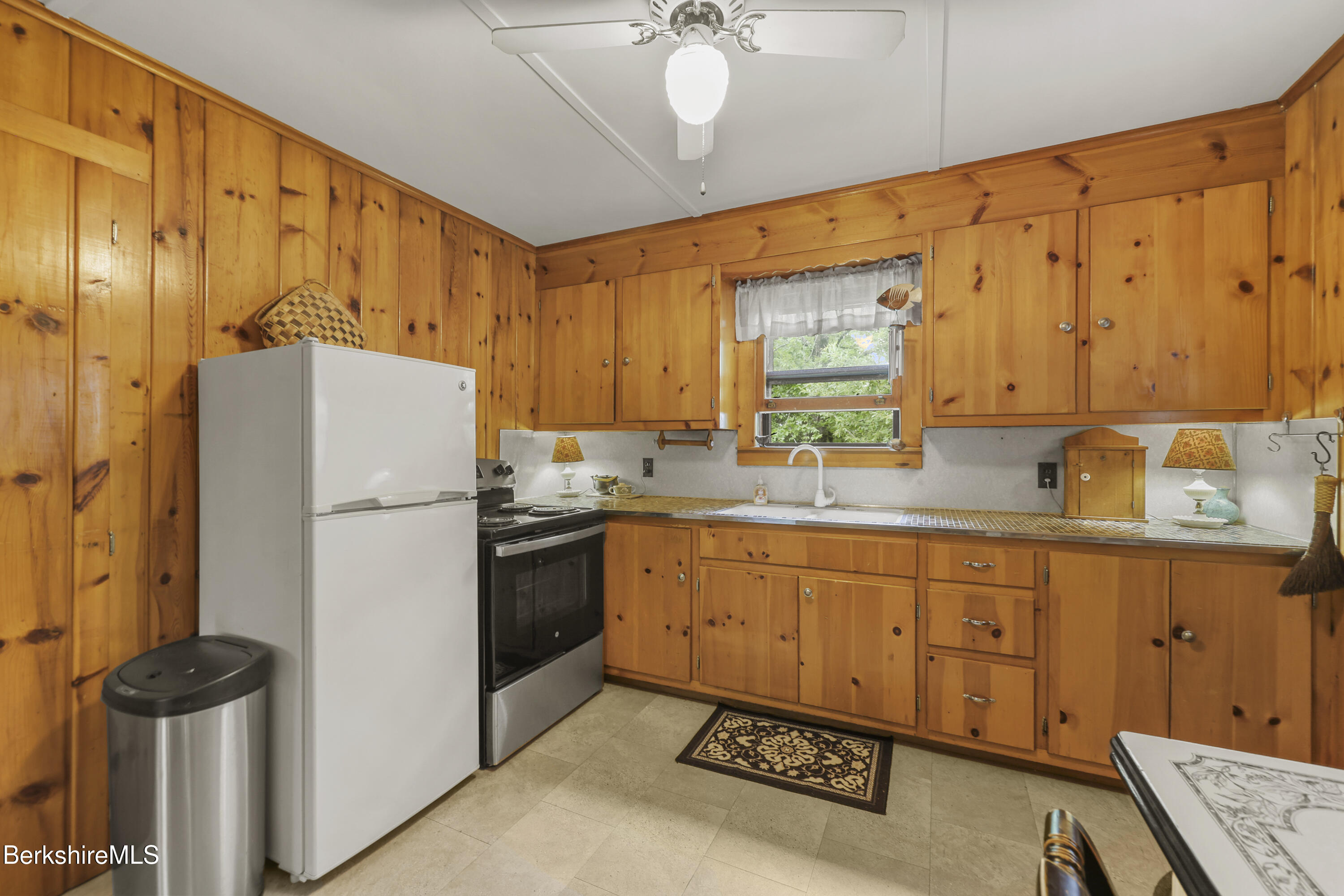 160 Chestnut Rd