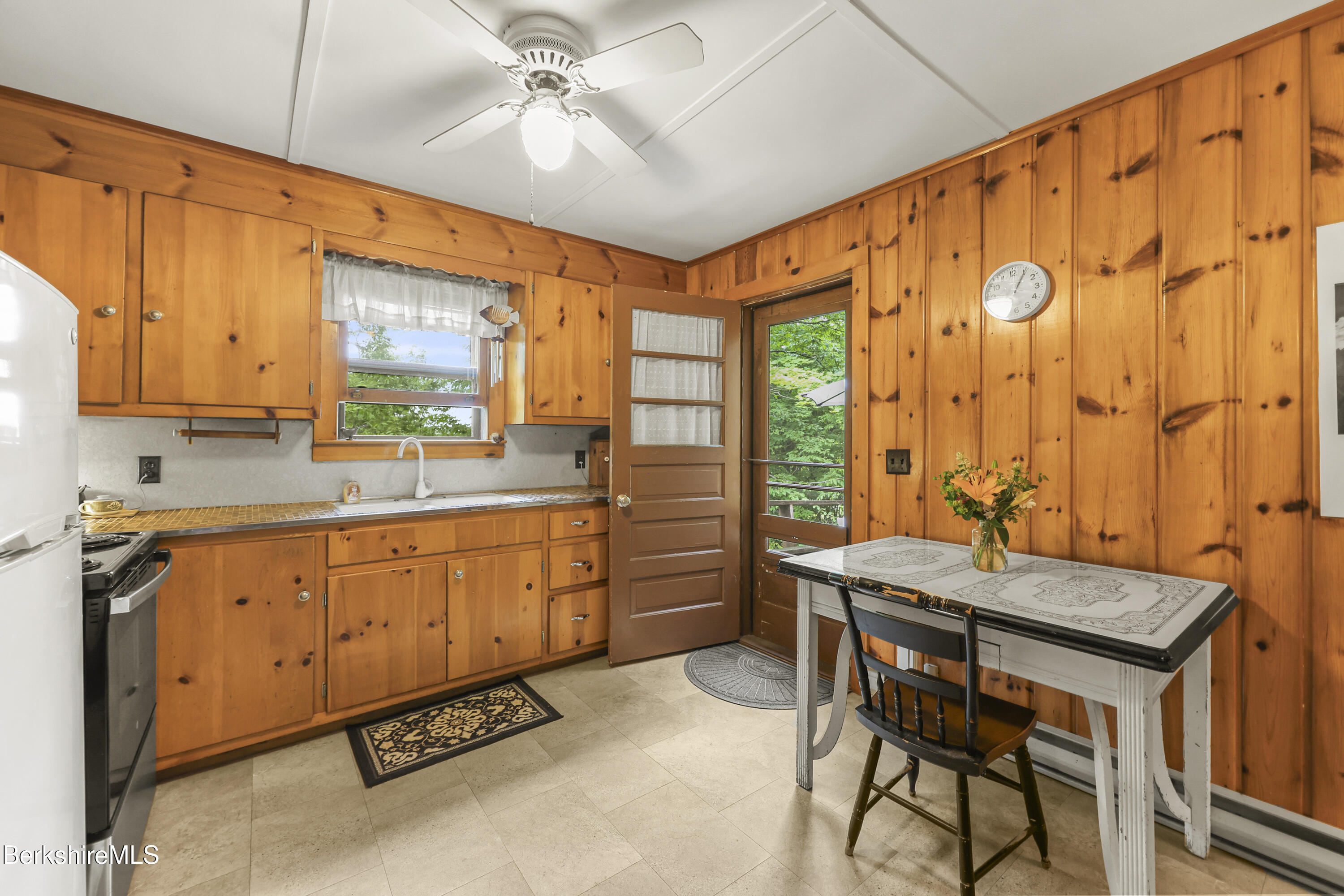 160 Chestnut Rd