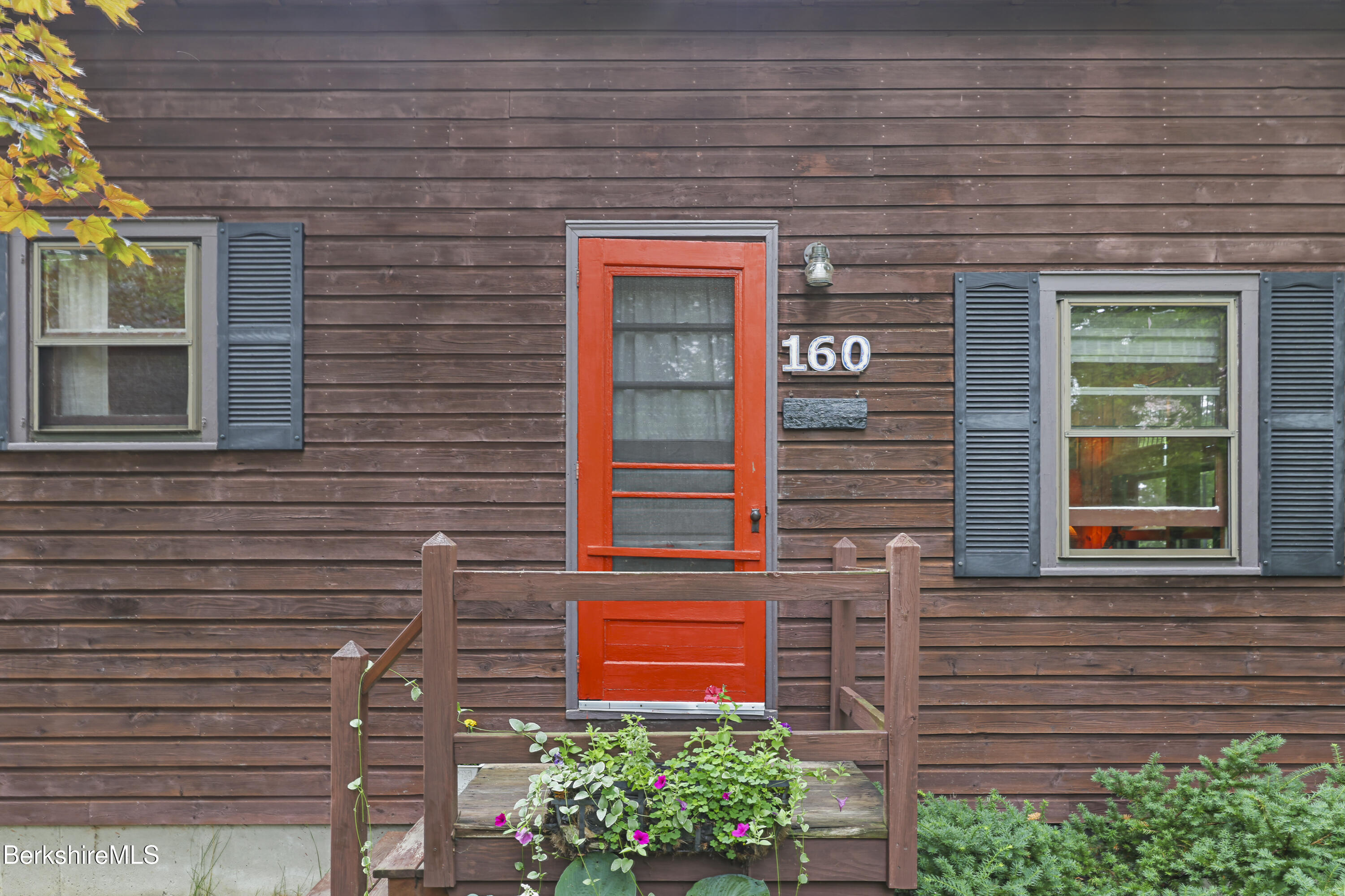 160 Chestnut Rd