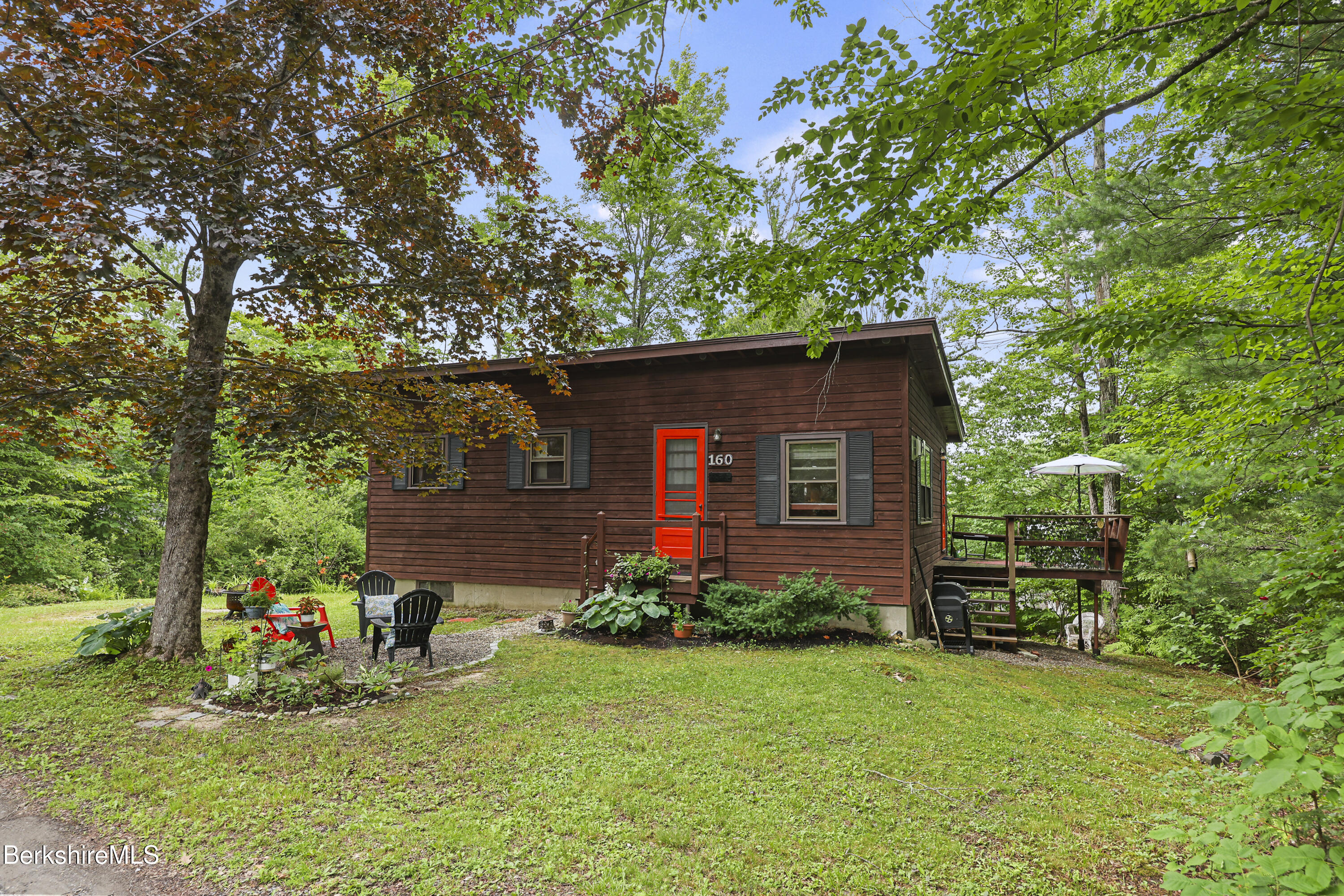 160 Chestnut Rd