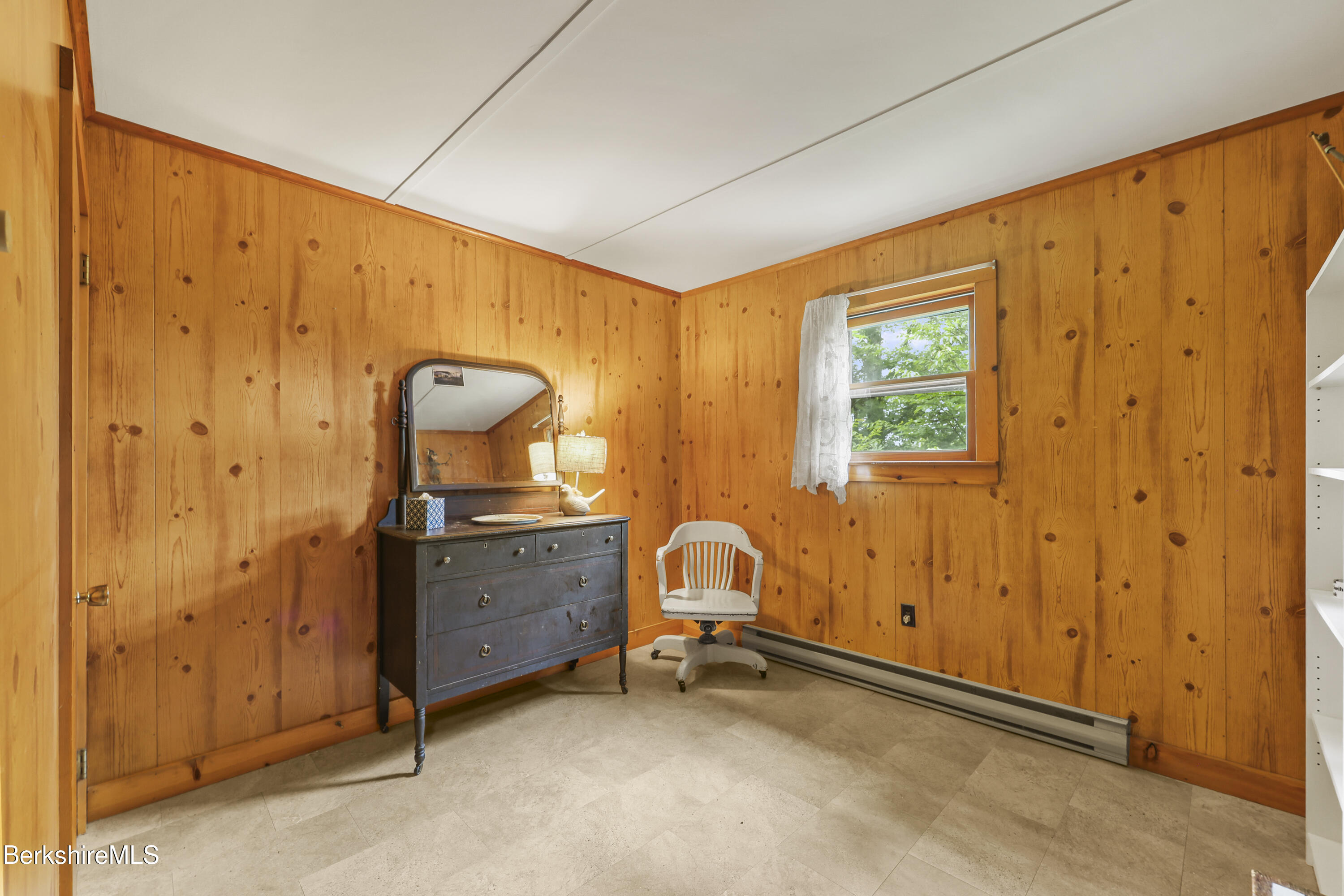 160 Chestnut Rd