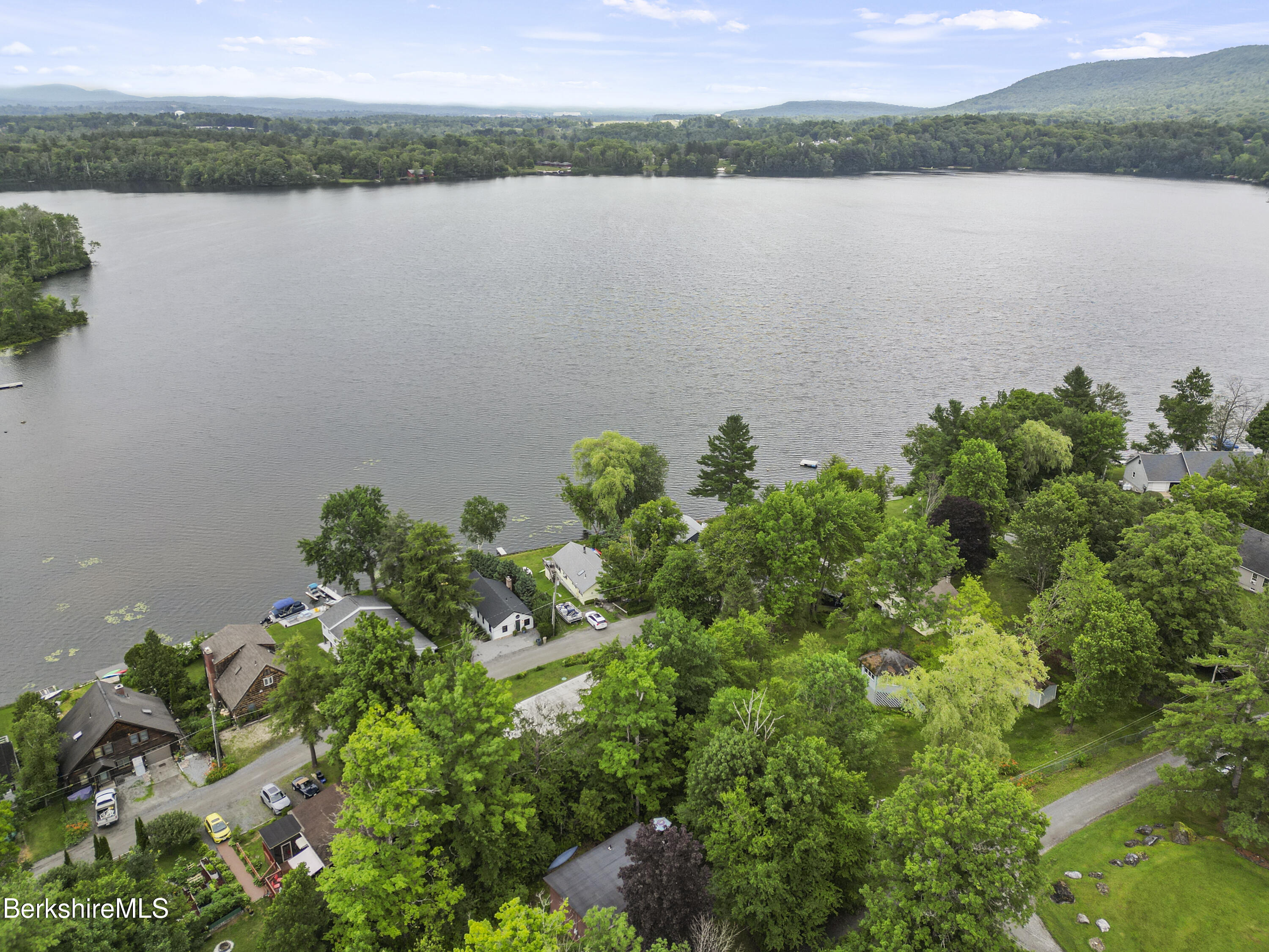 160 Chestnut Rd