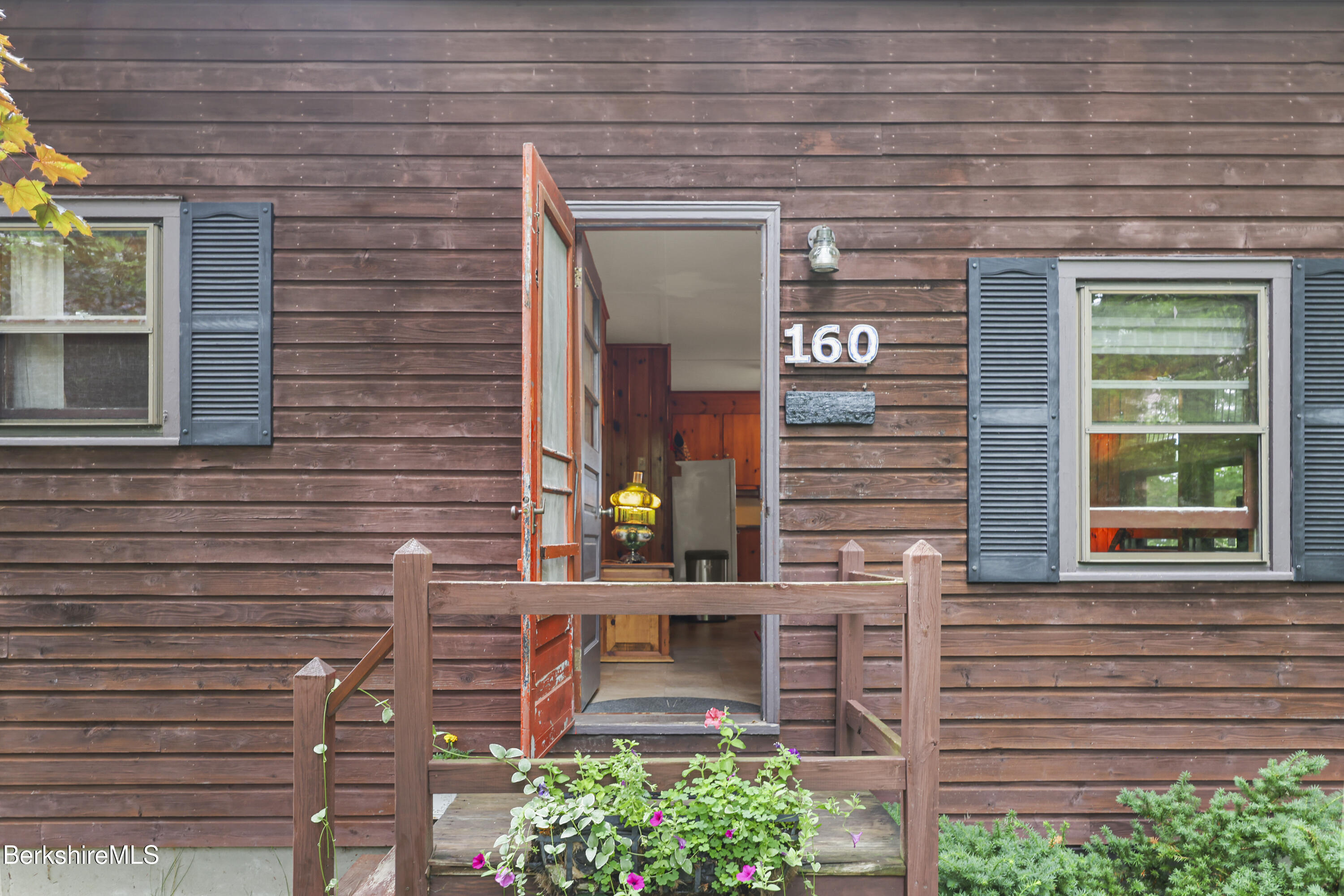 160 Chestnut Rd