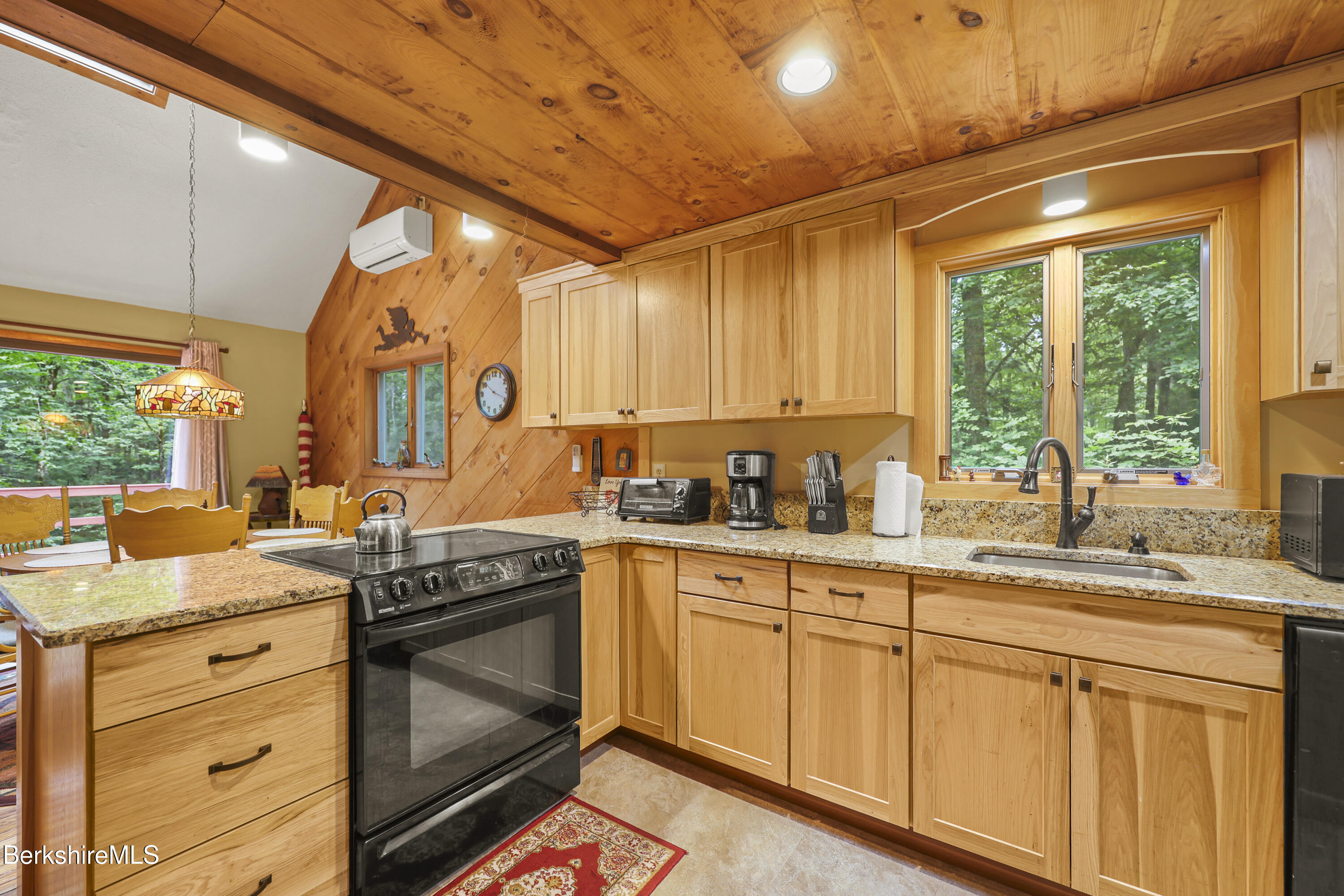 83 Beech Tree Ln