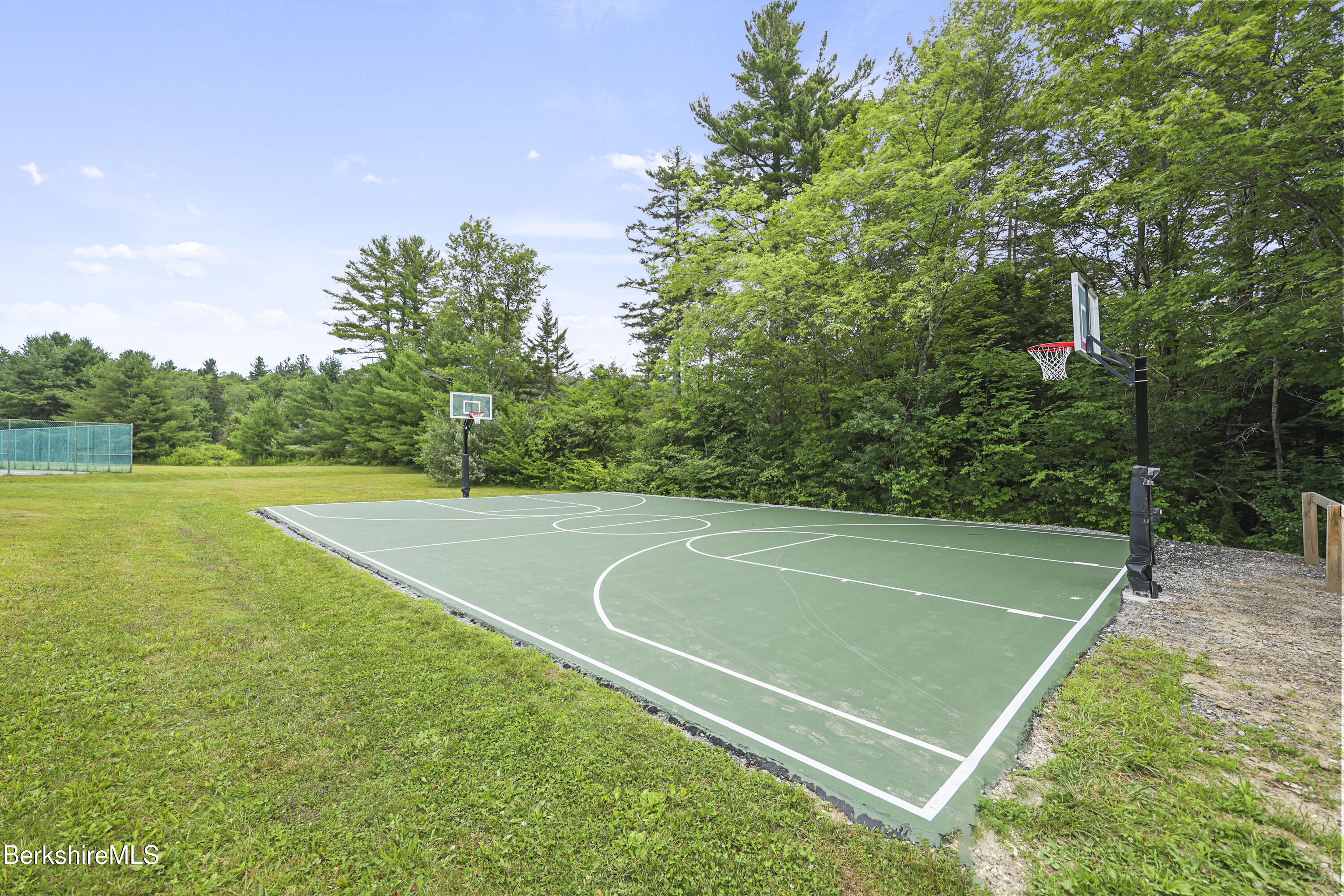 83 Beech Tree Ln