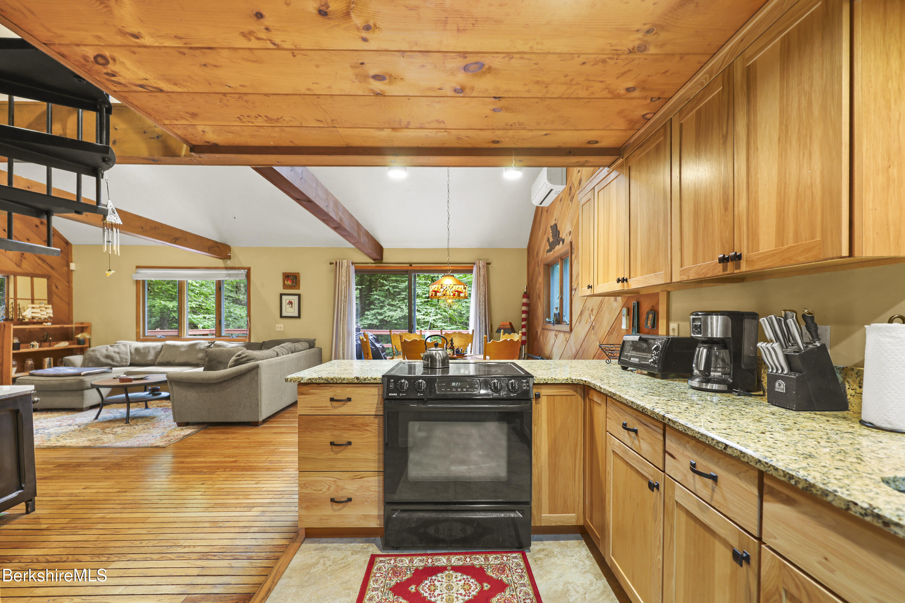 83 Beech Tree Ln