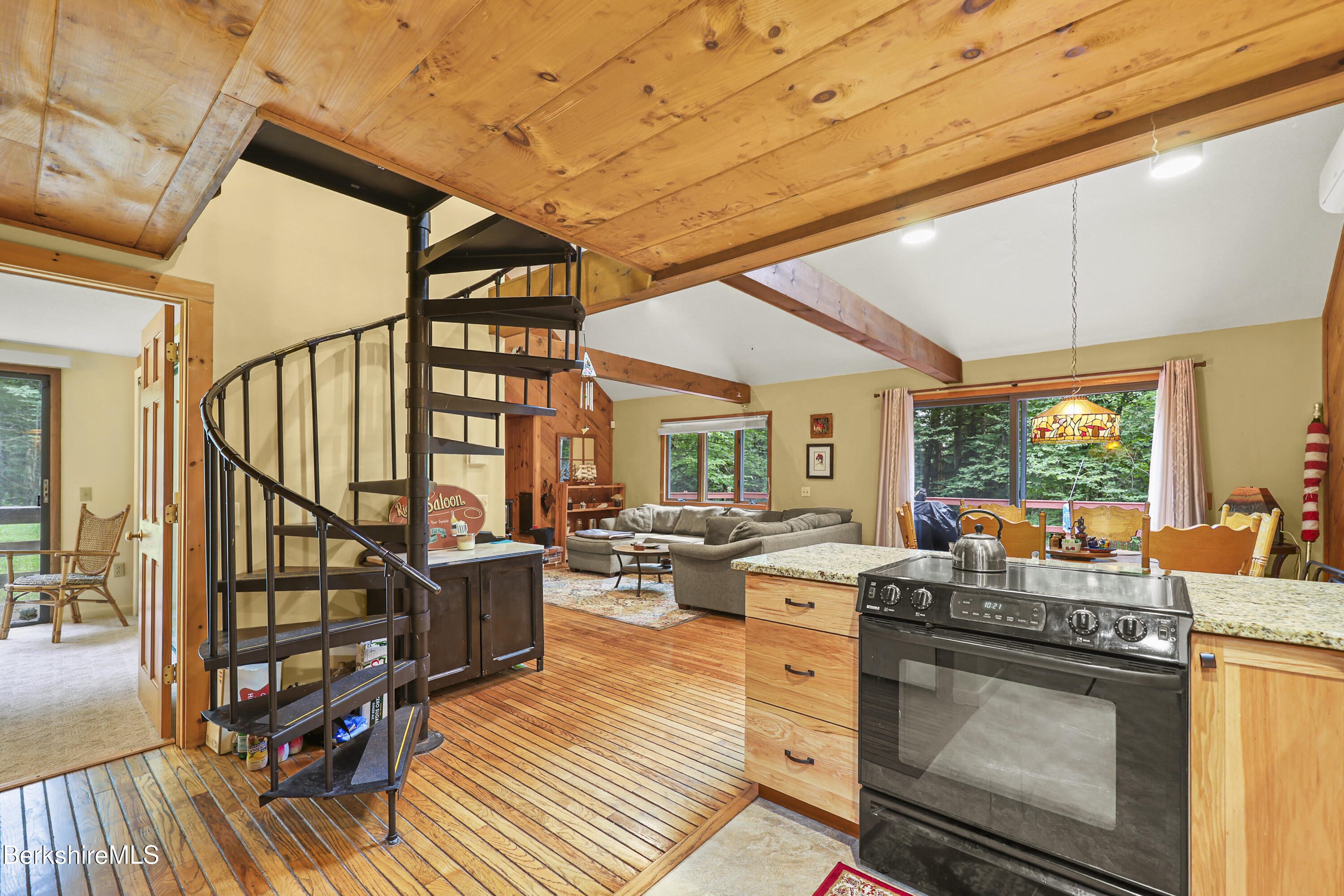 83 Beech Tree Ln
