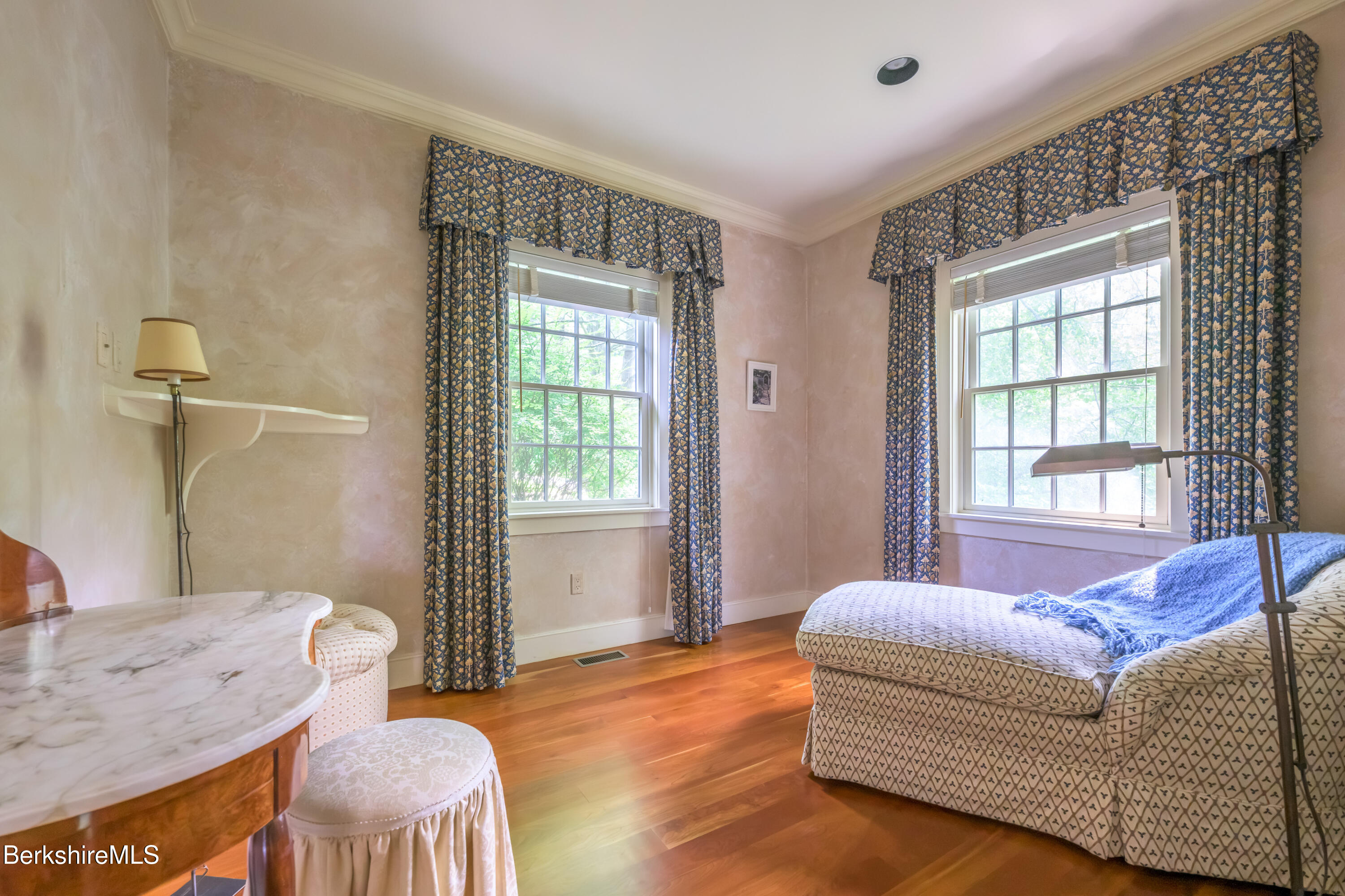 32 Crooked Hill Rd