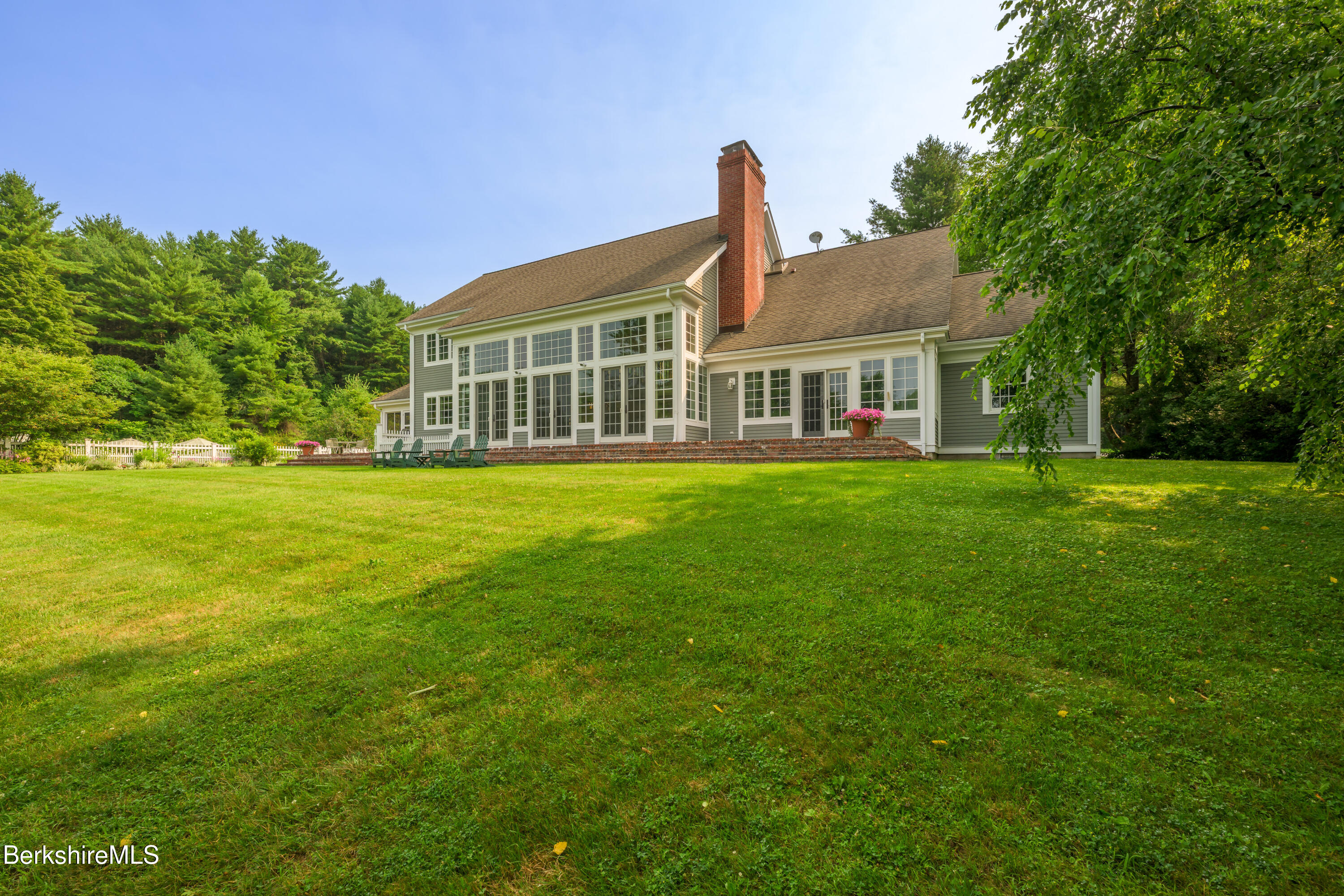32 Crooked Hill Rd