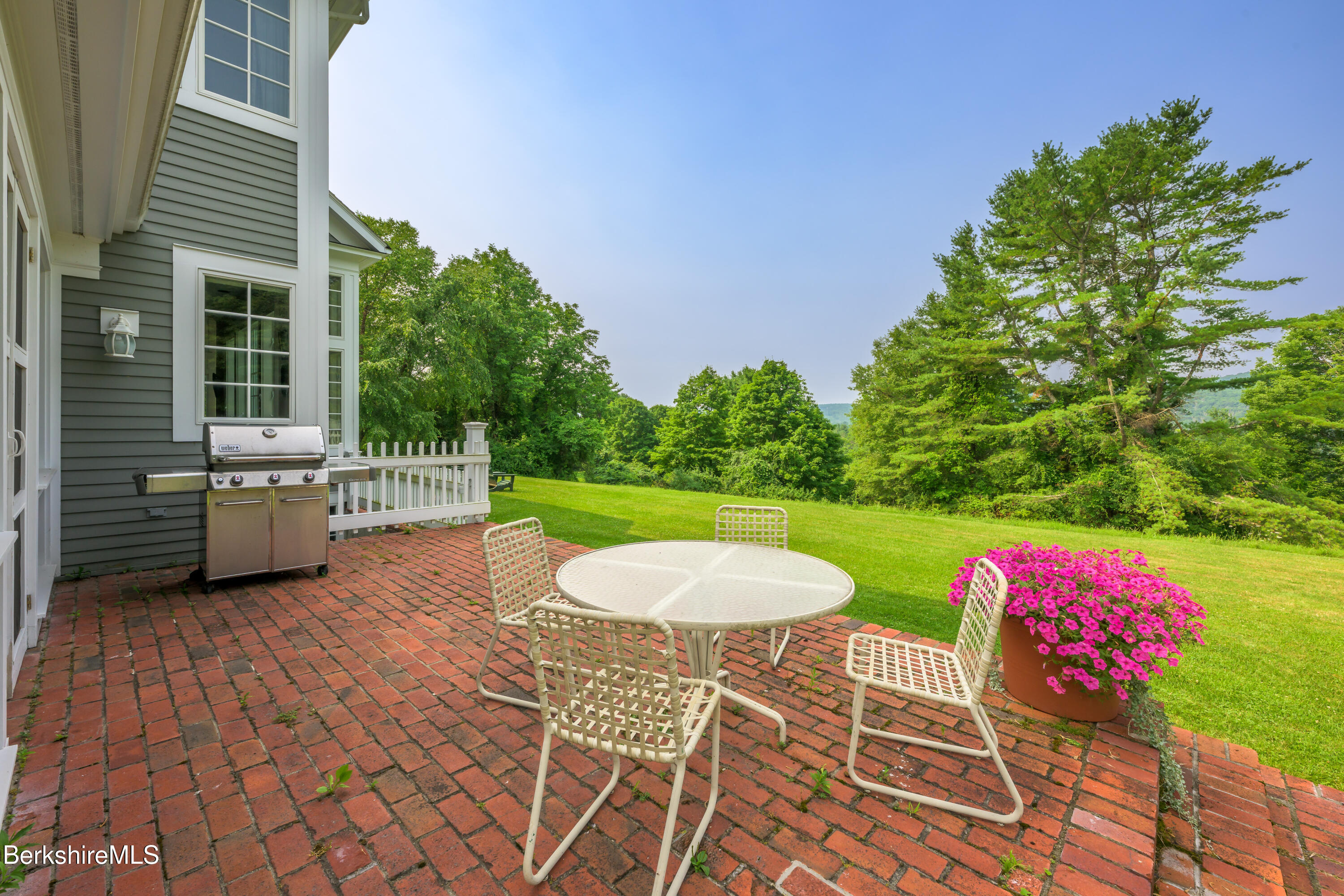 32 Crooked Hill Rd