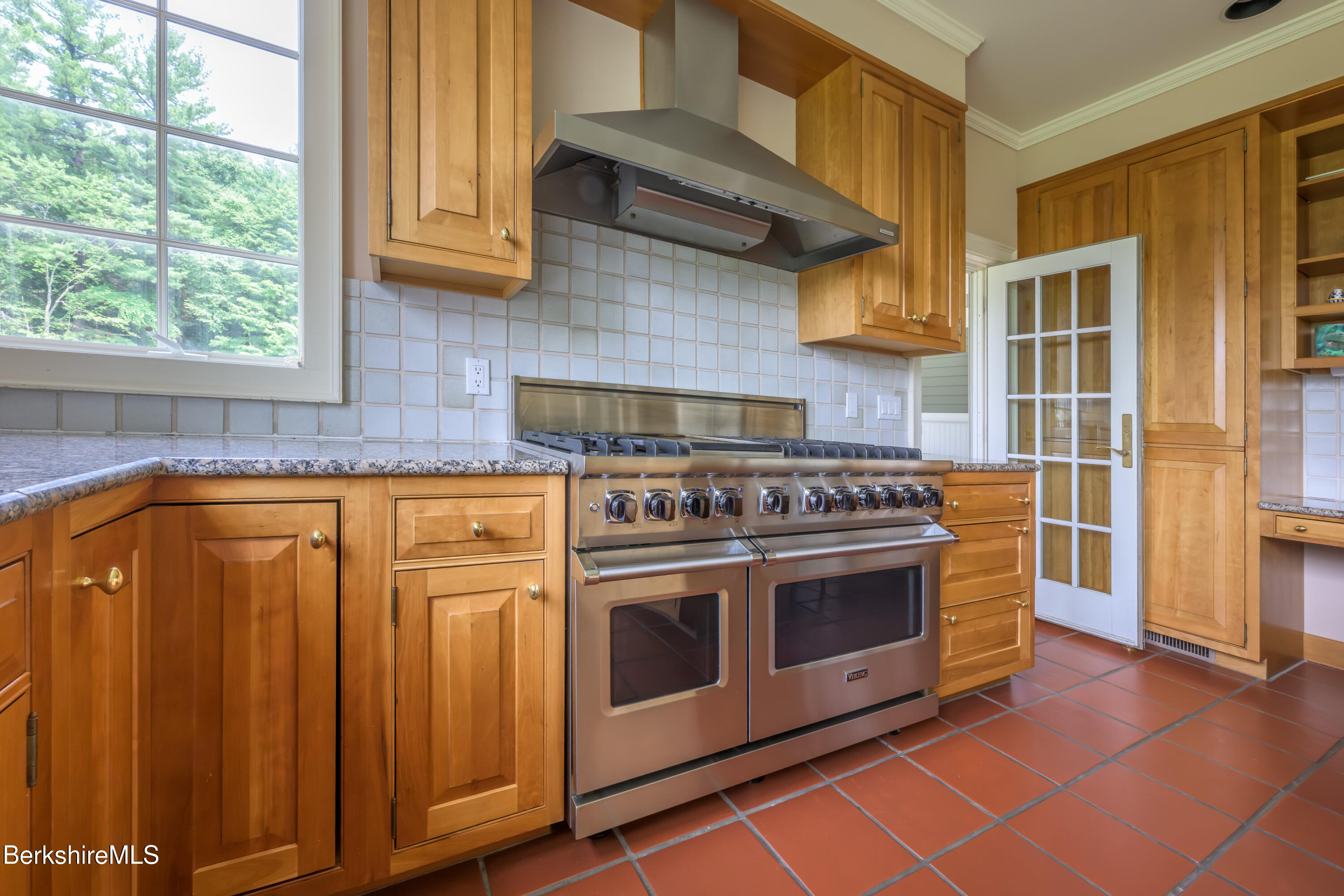 32 Crooked Hill Rd