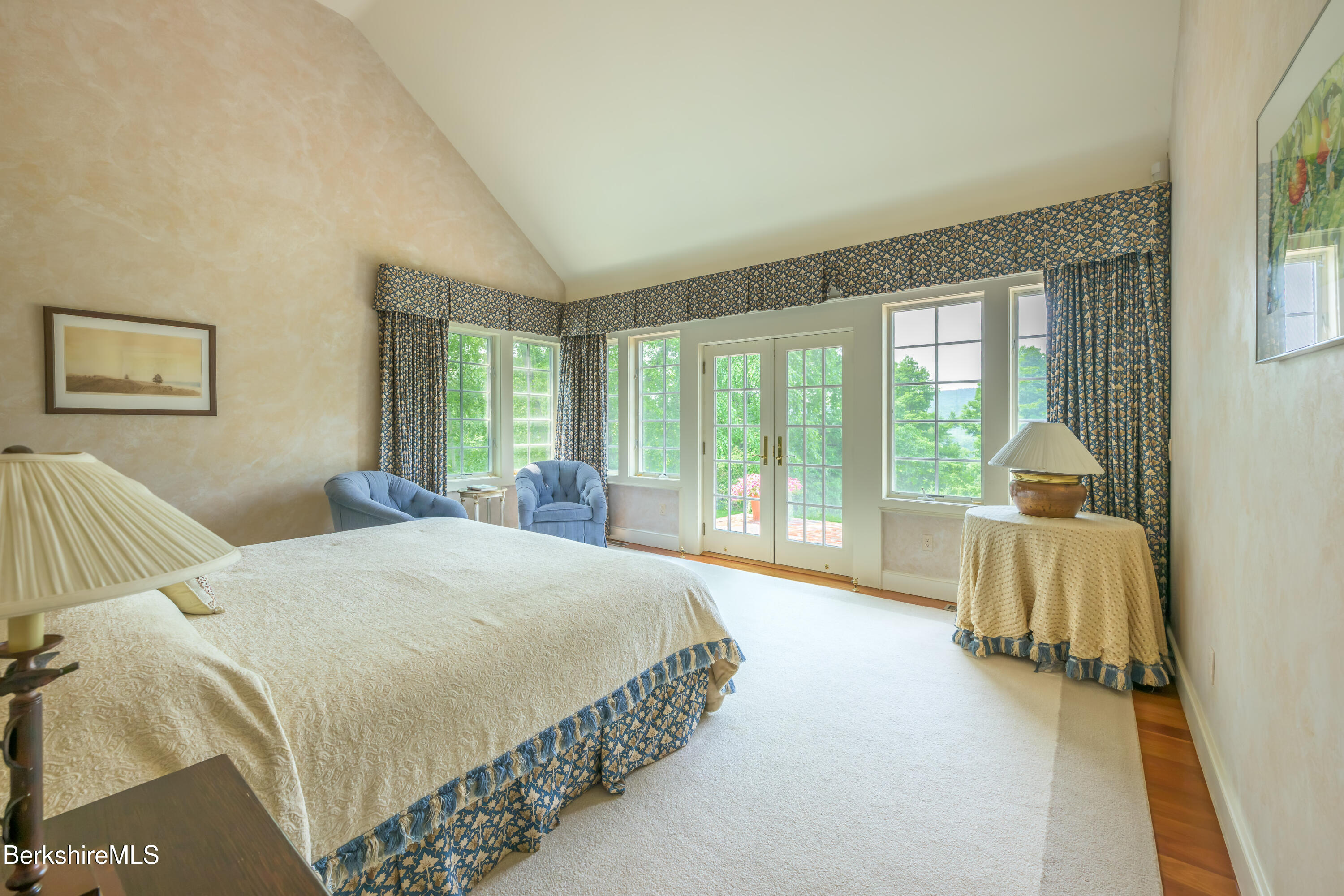 32 Crooked Hill Rd