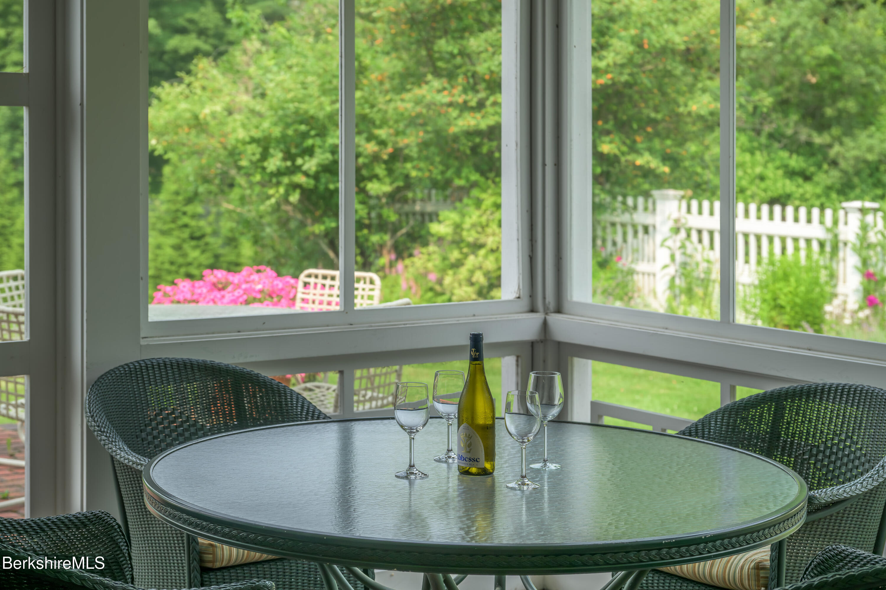 32 Crooked Hill Rd