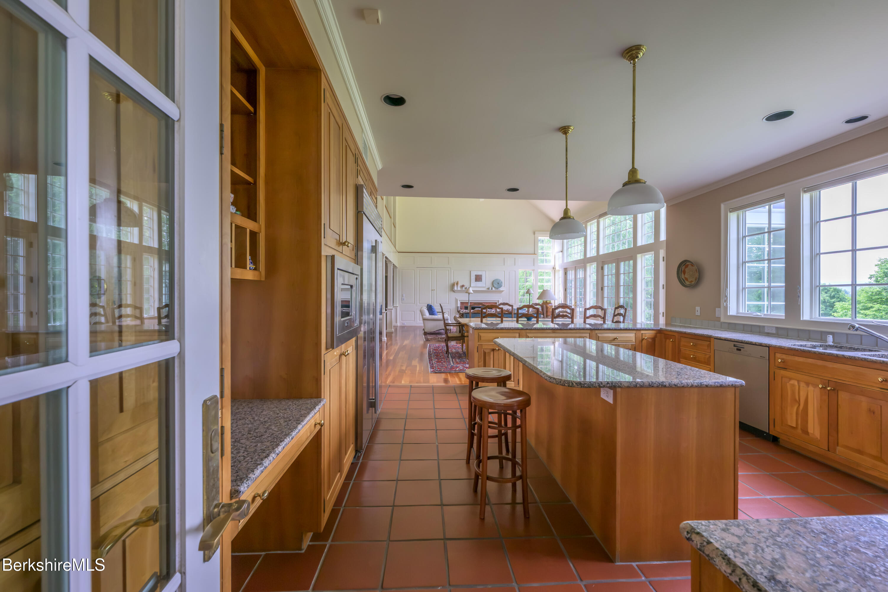 32 Crooked Hill Rd