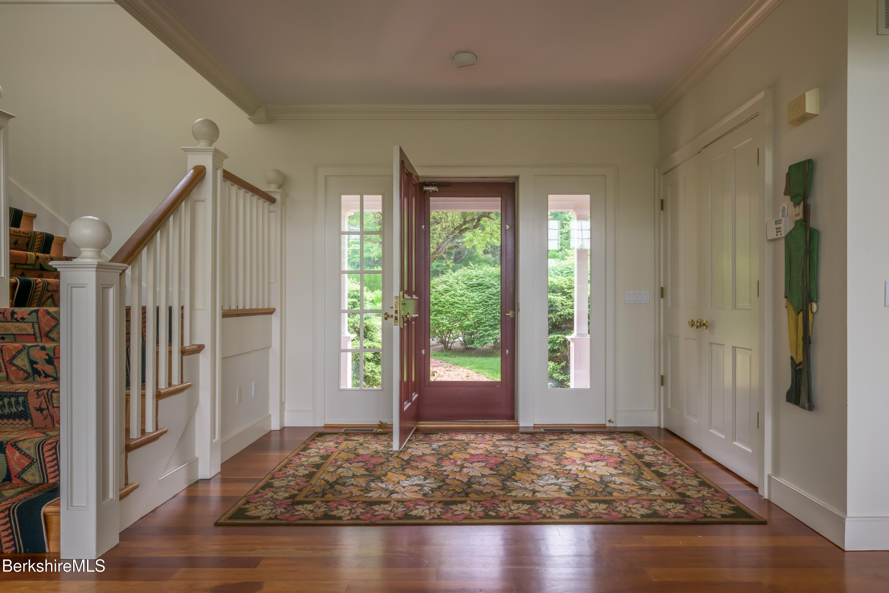 32 Crooked Hill Rd