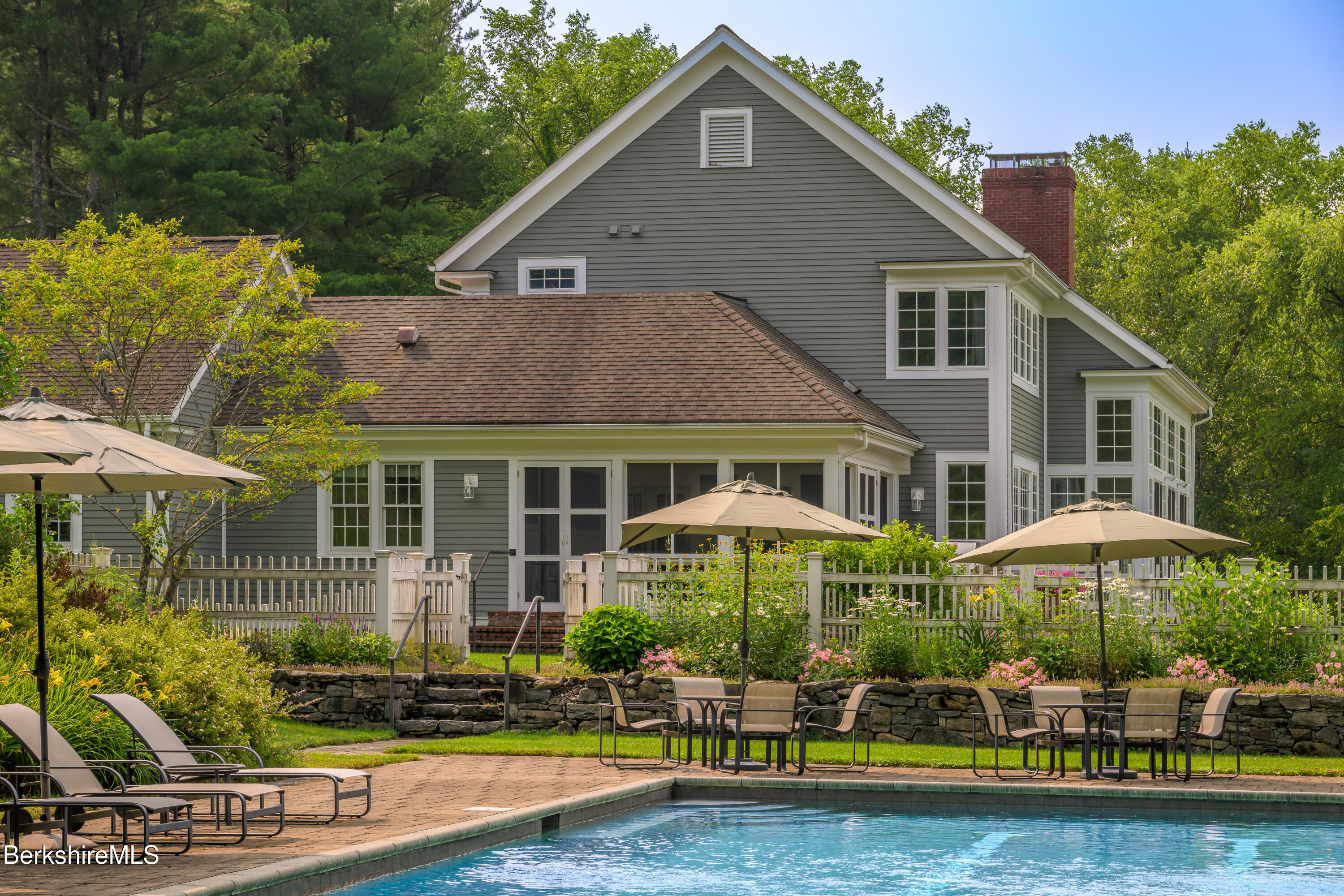 32 Crooked Hill Rd