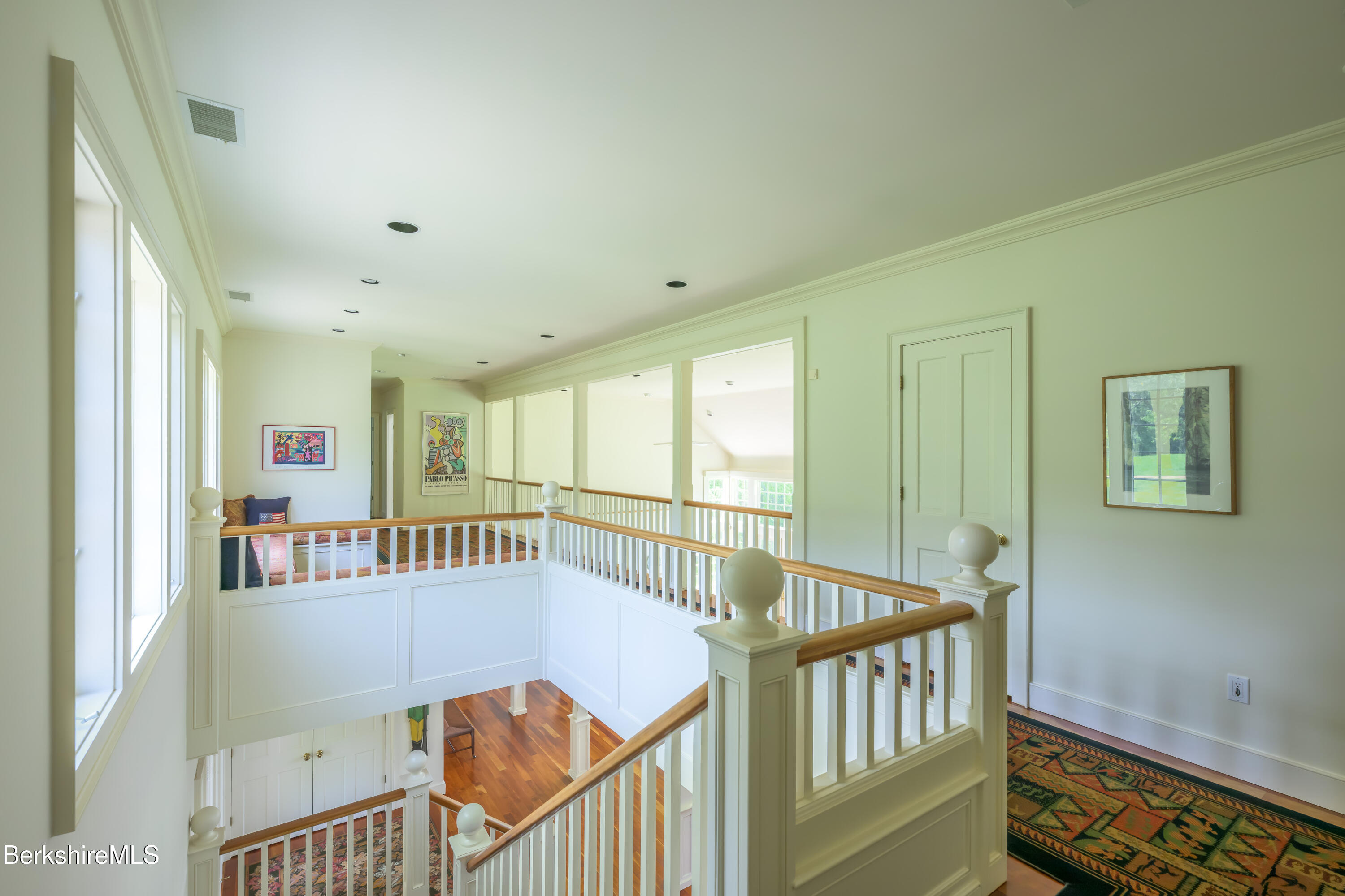 32 Crooked Hill Rd
