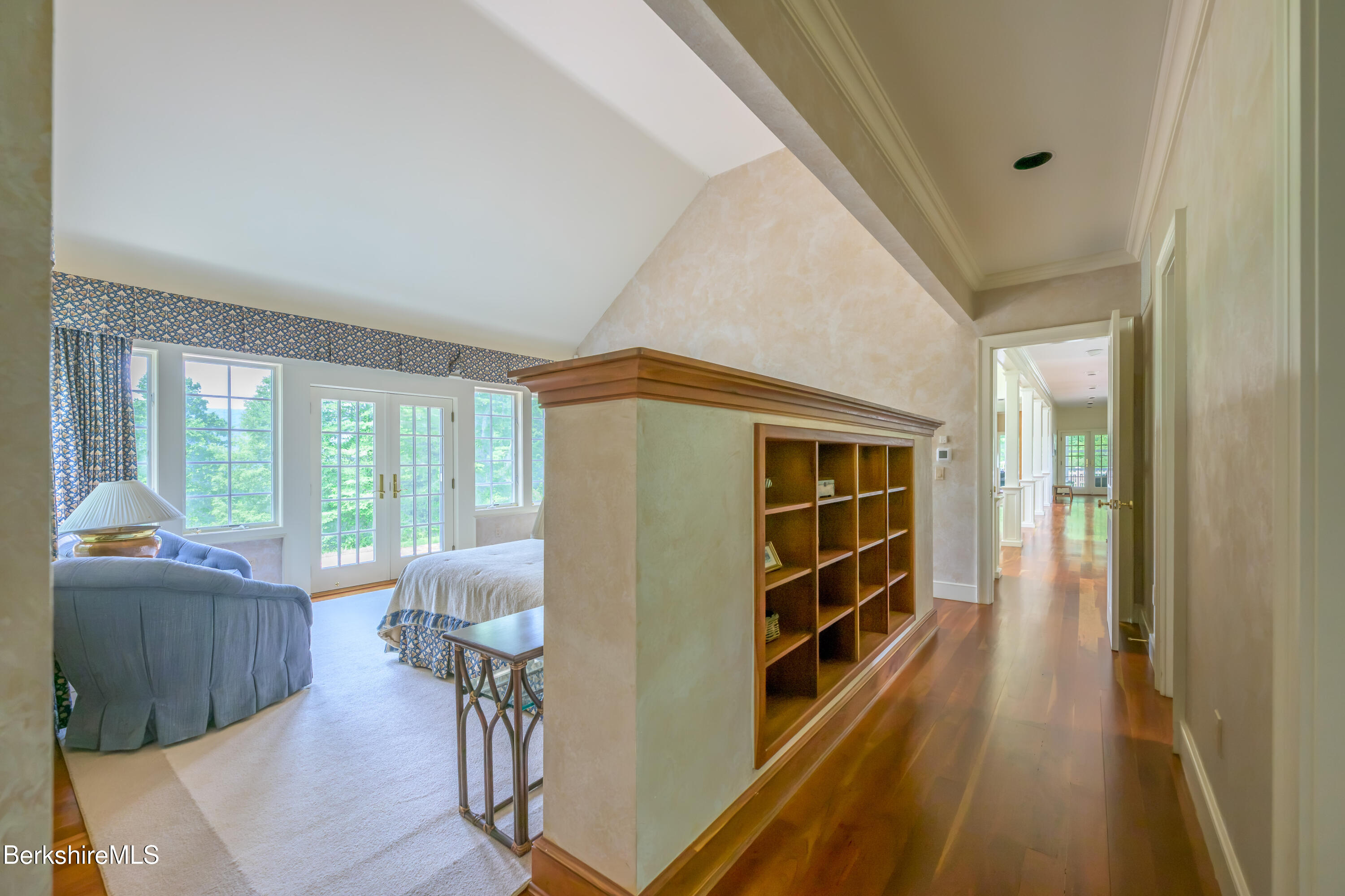 32 Crooked Hill Rd
