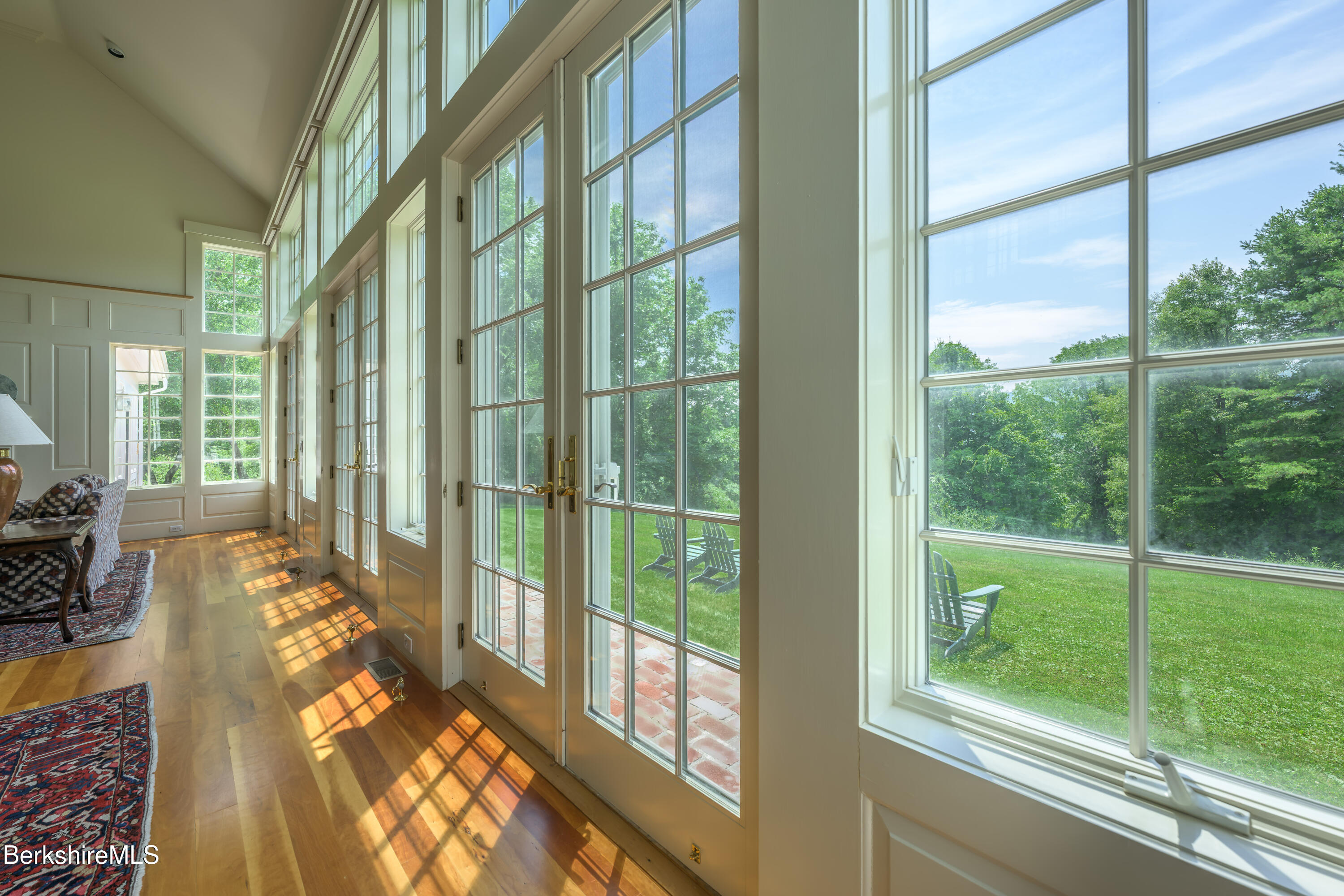 32 Crooked Hill Rd