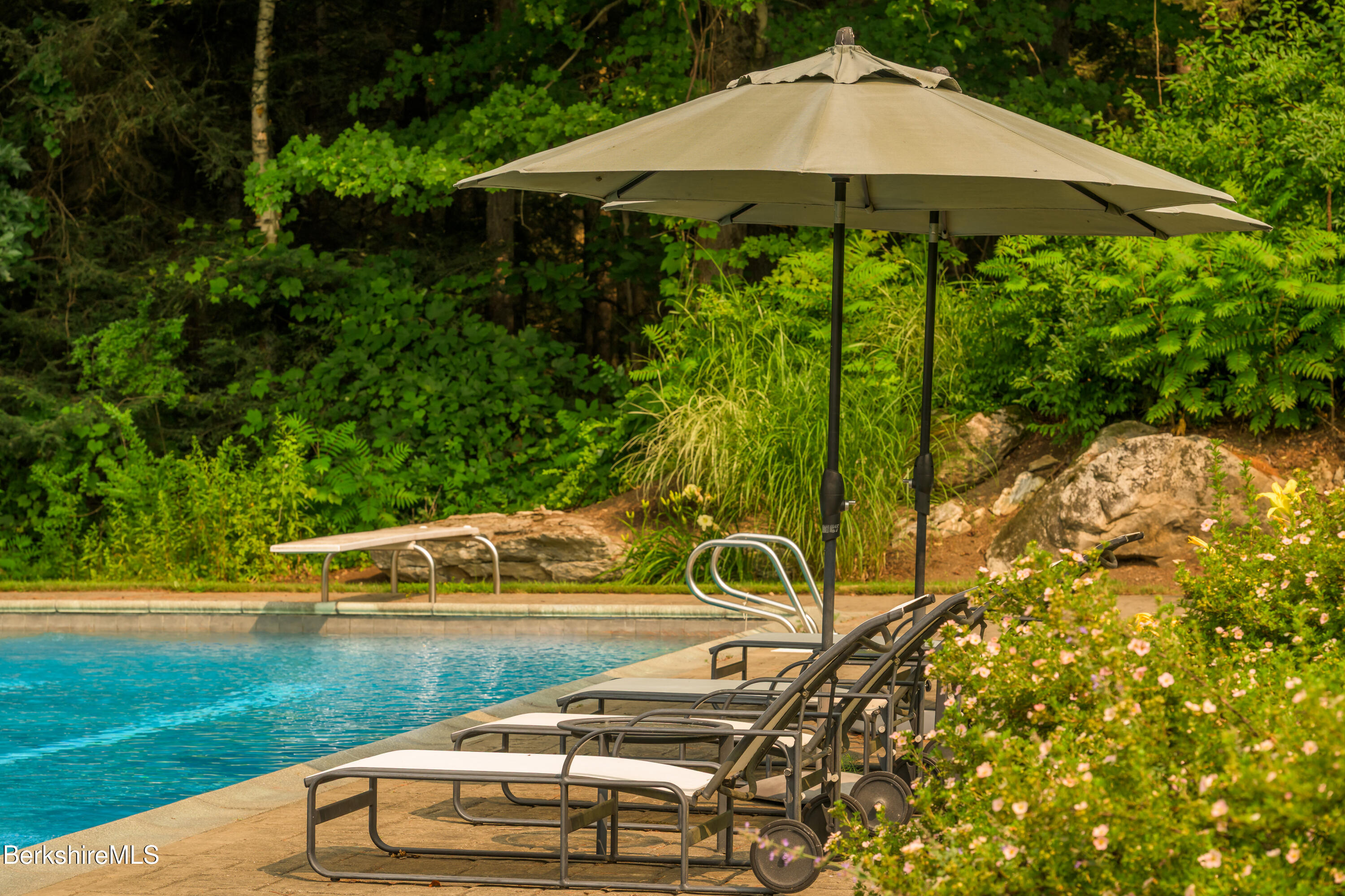 32 Crooked Hill Rd