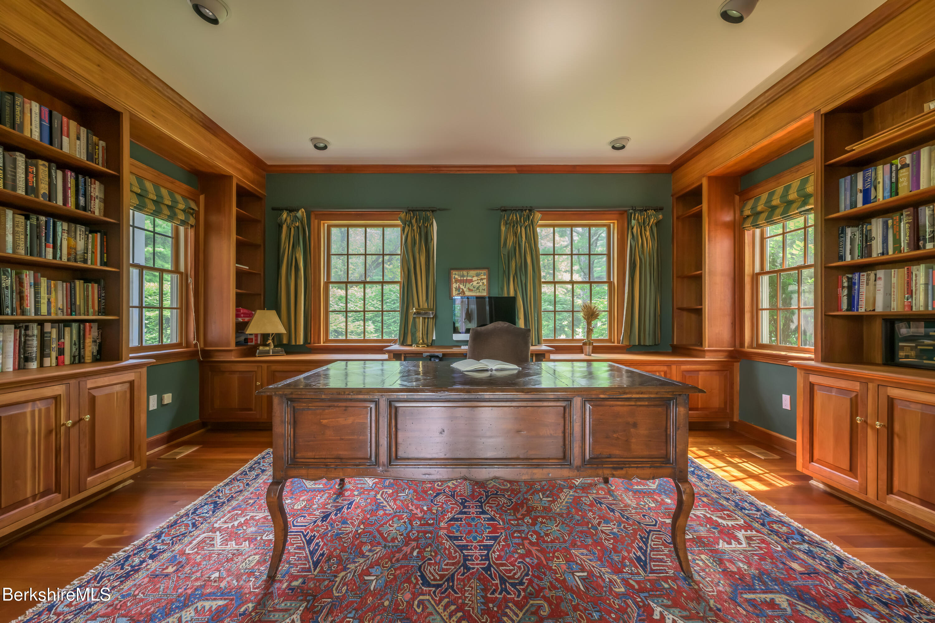 32 Crooked Hill Rd