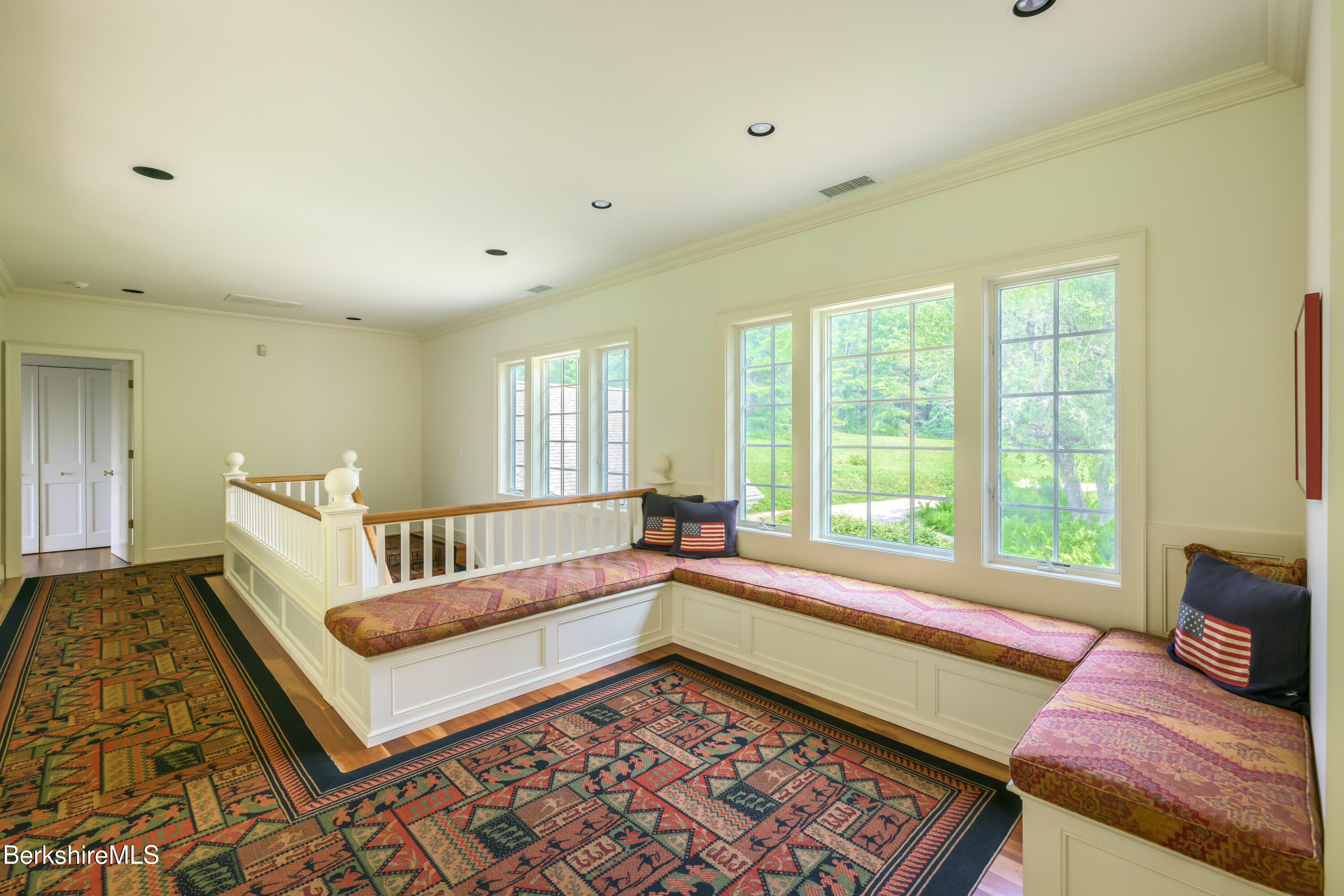 32 Crooked Hill Rd