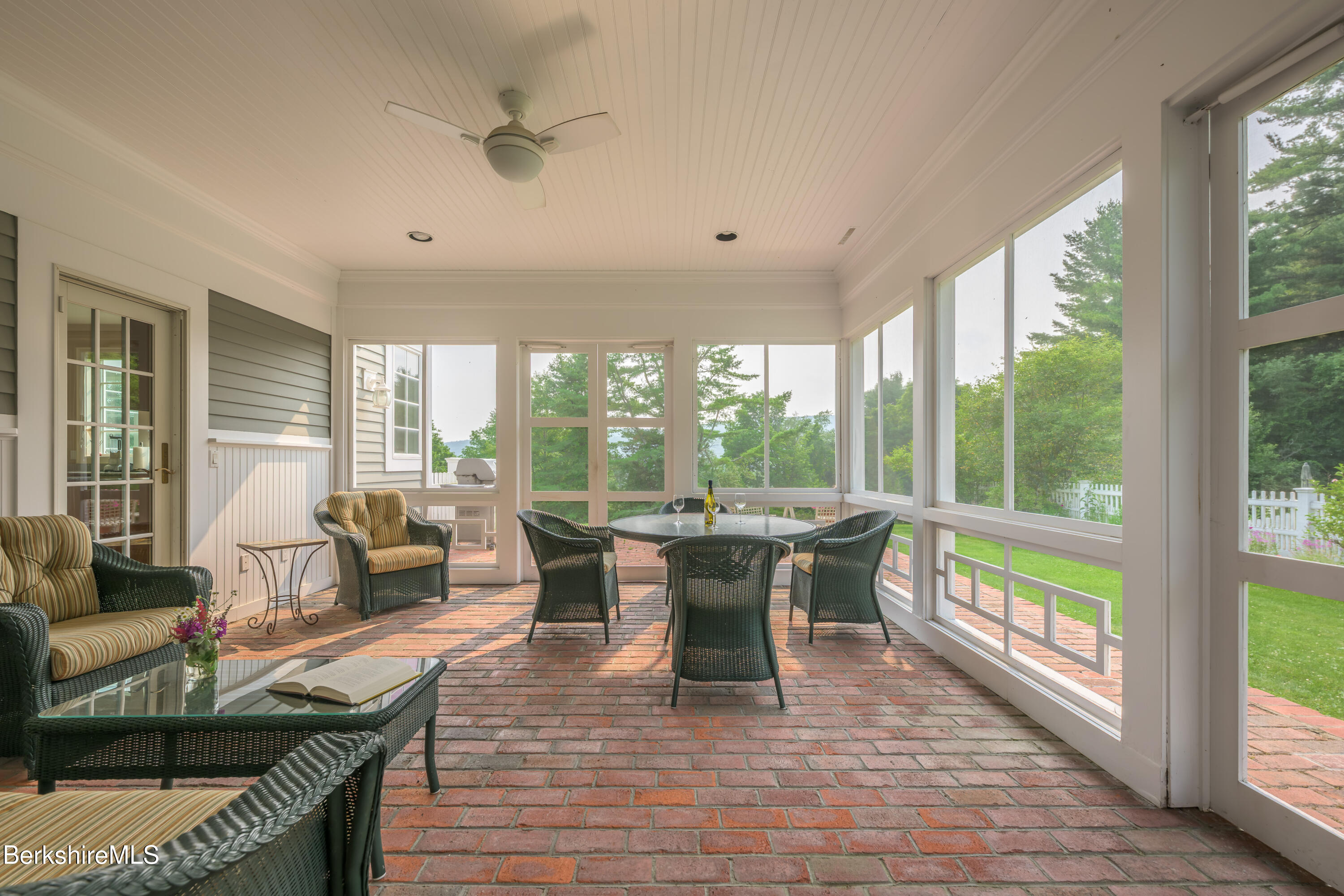 32 Crooked Hill Rd