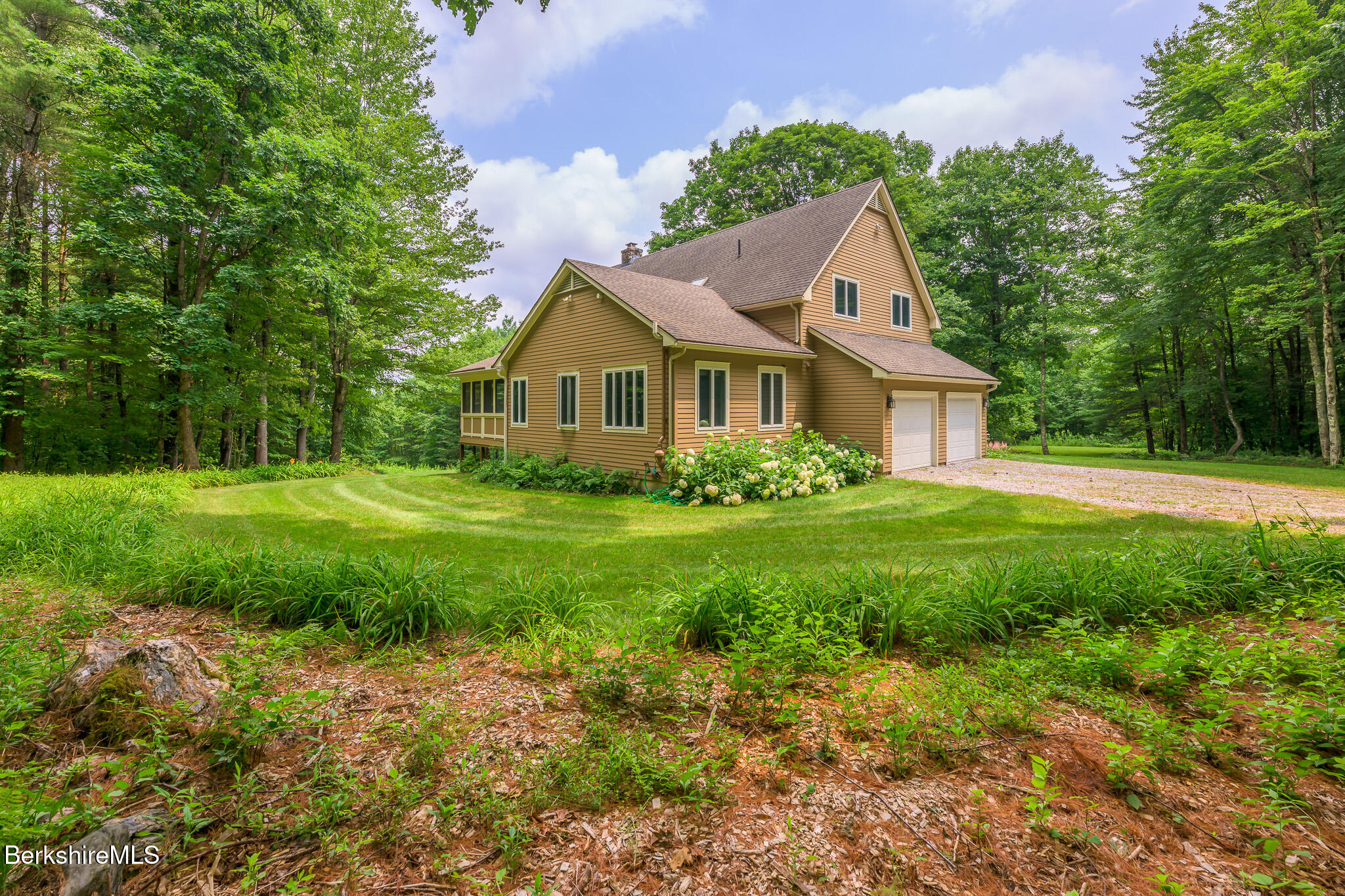 80 Center Rd