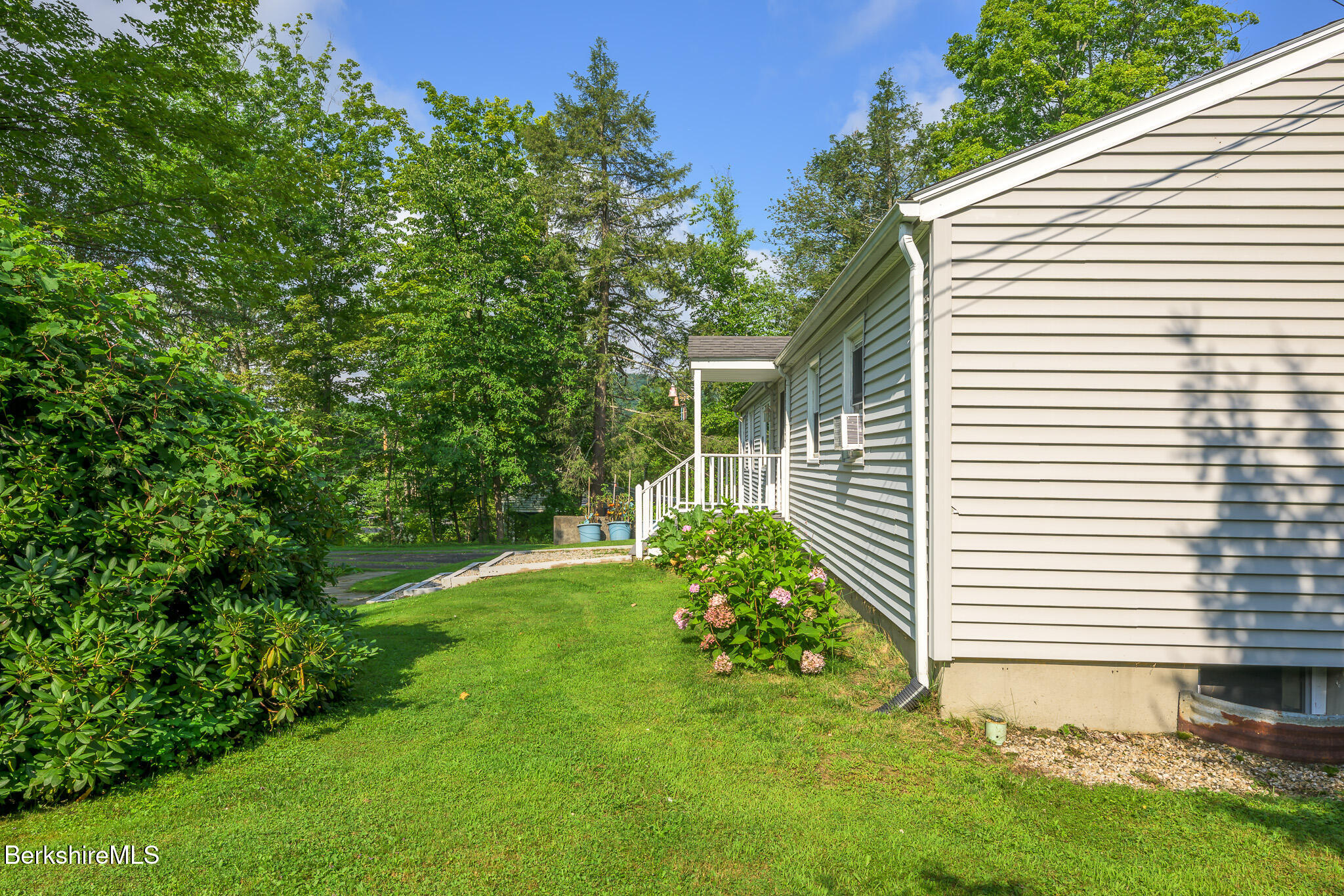24 Brunell Ave