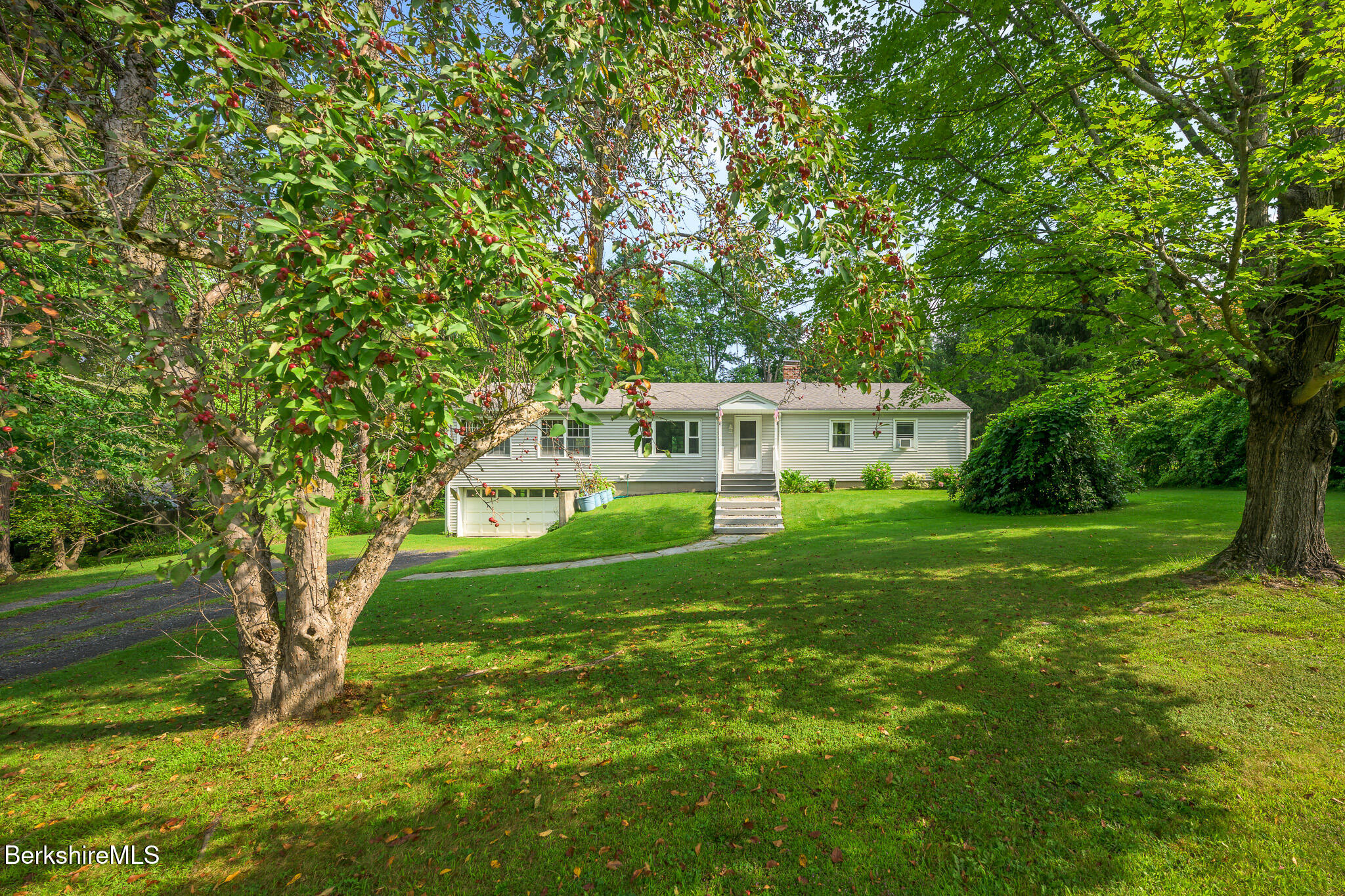 24 Brunell Ave