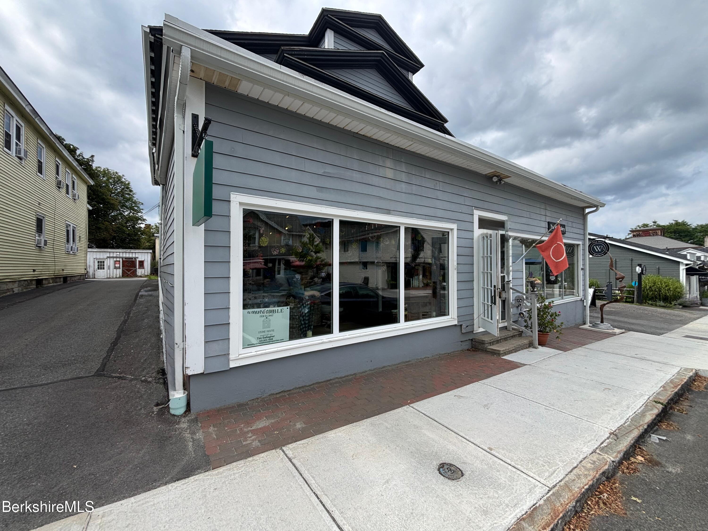 27 Church St