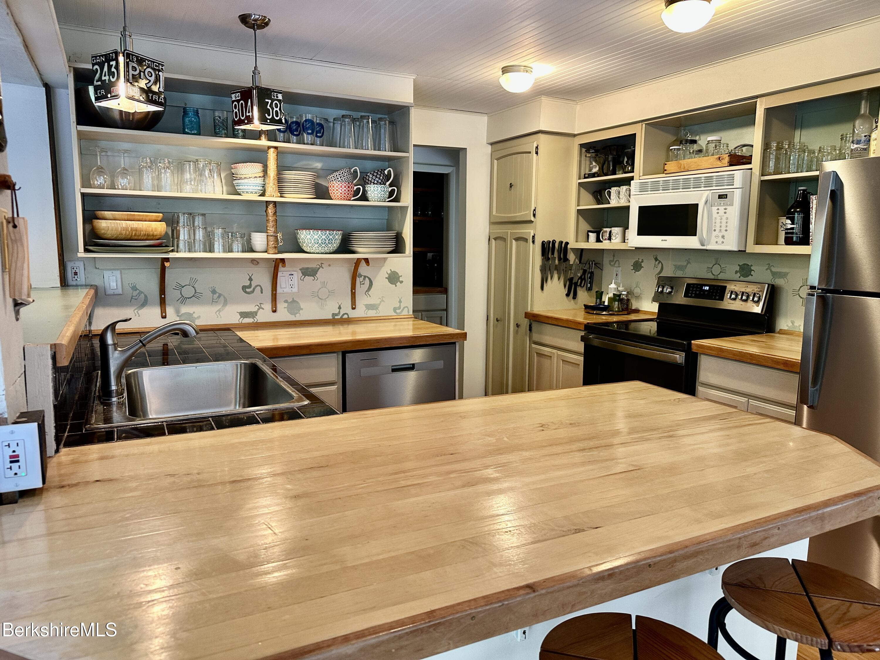 809 Leonhardt Rd