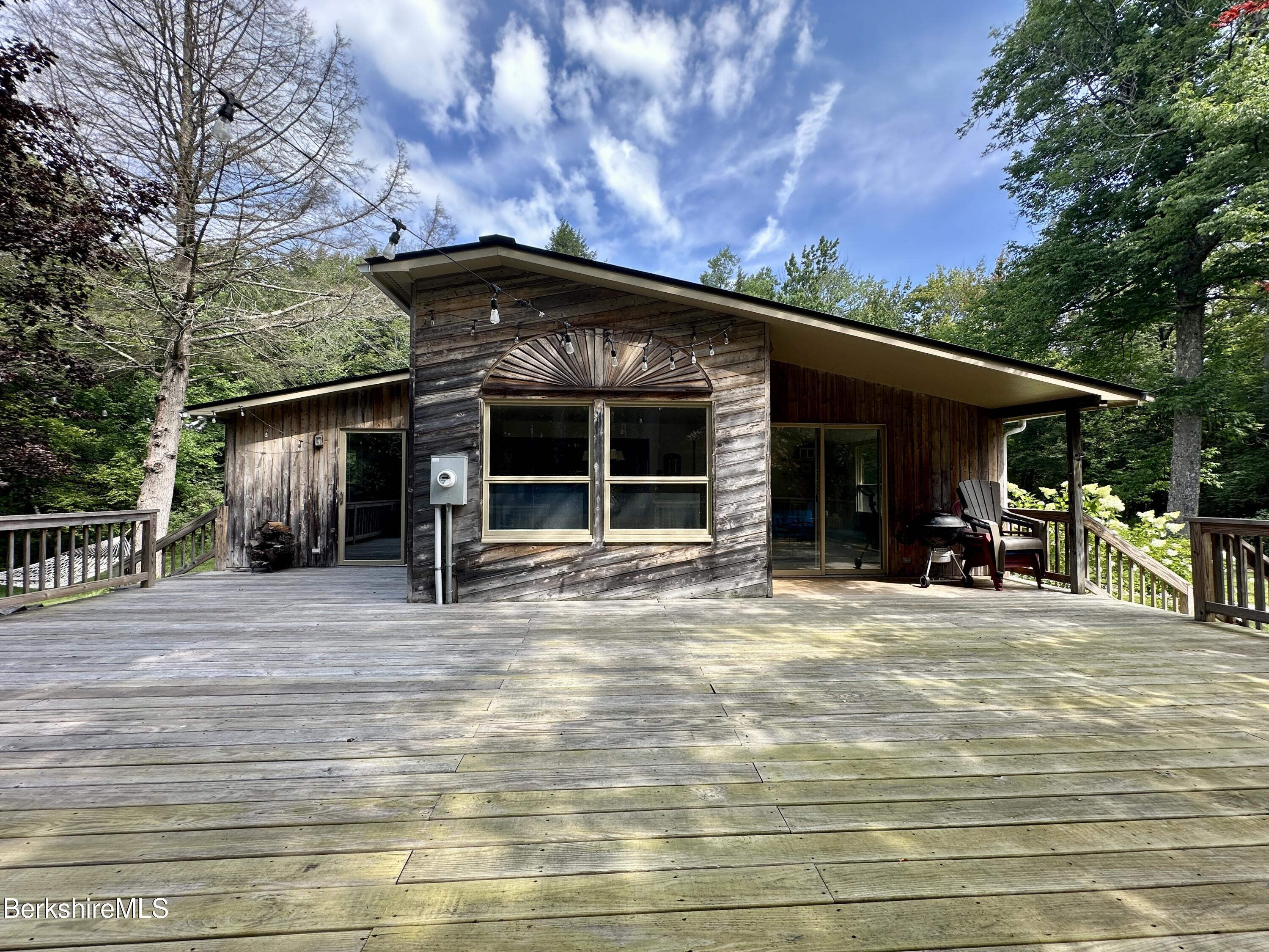 809 Leonhardt Rd