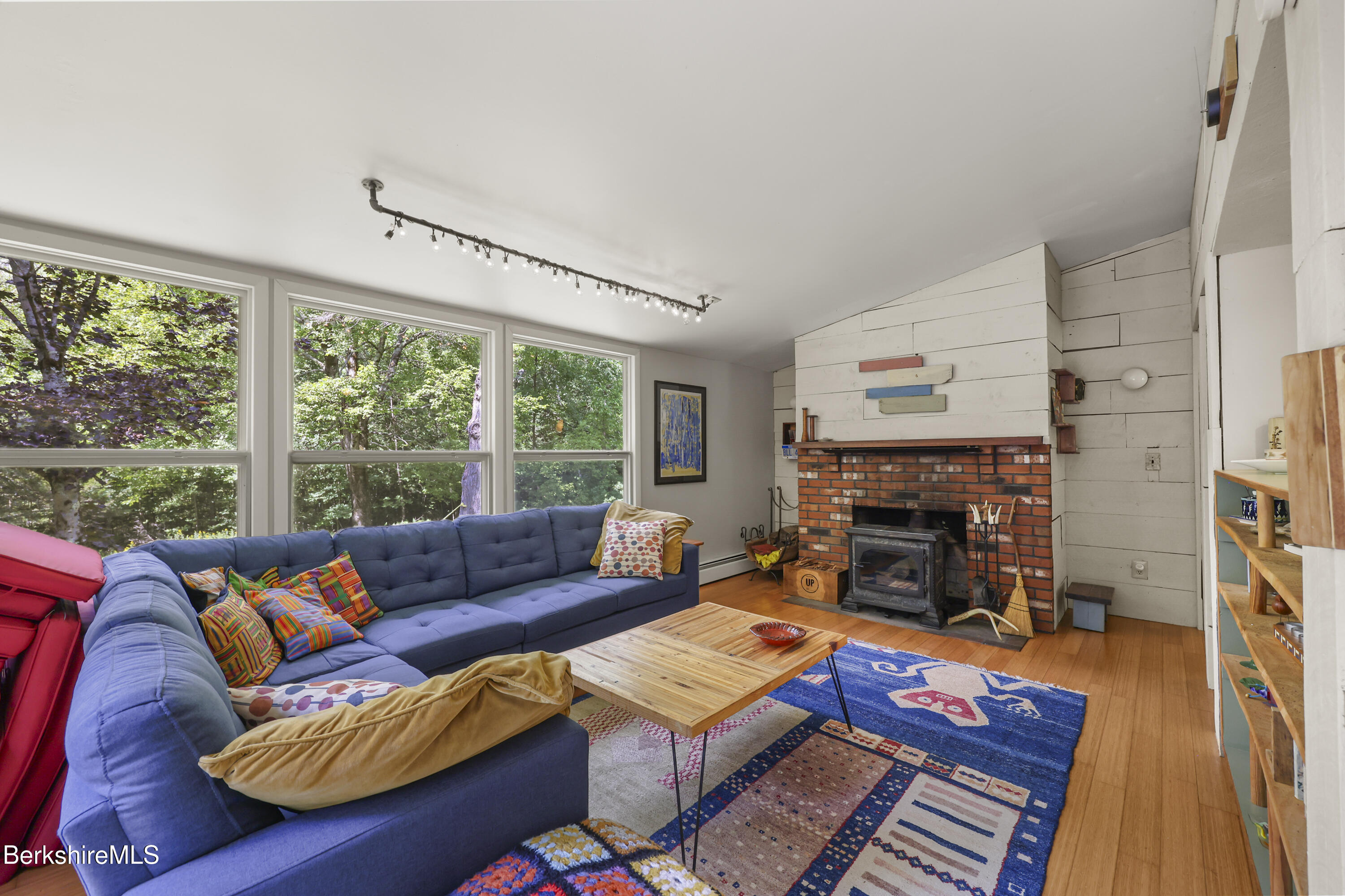 809 Leonhardt Rd