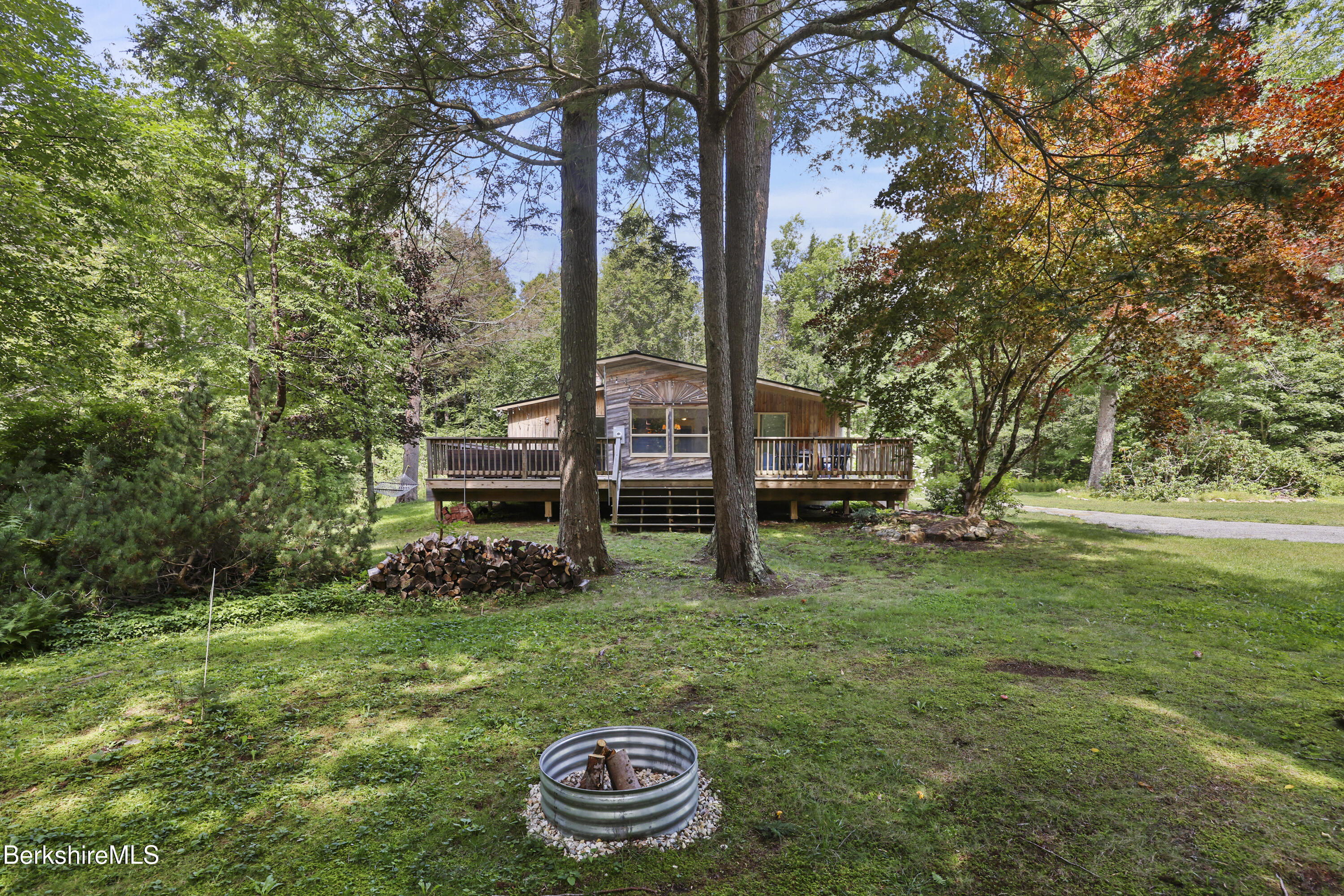 809 Leonhardt Rd