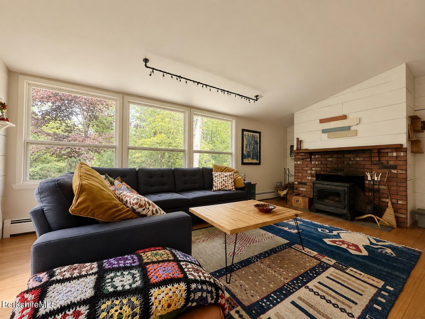 809 Leonhardt Rd