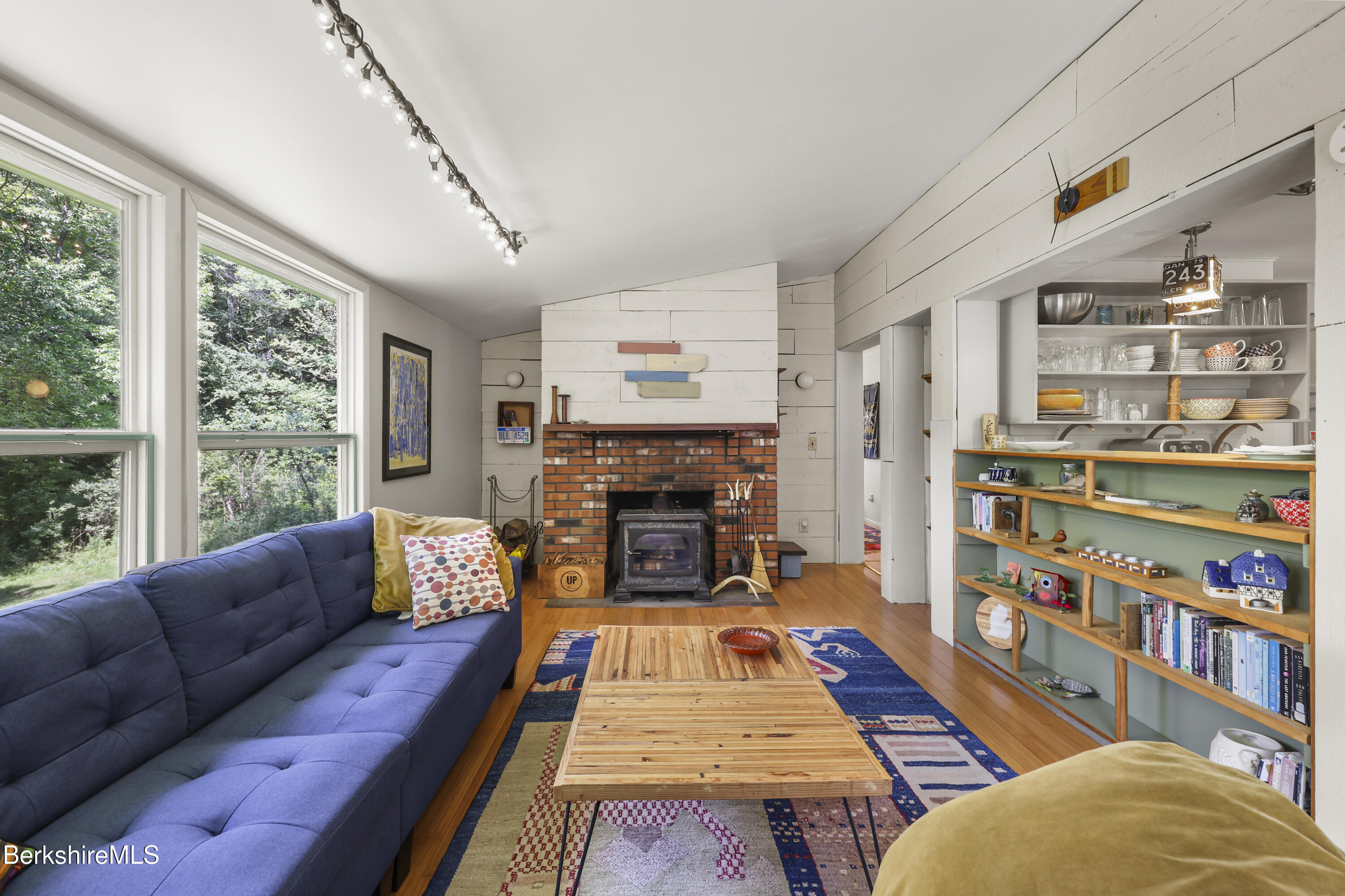 809 Leonhardt Rd