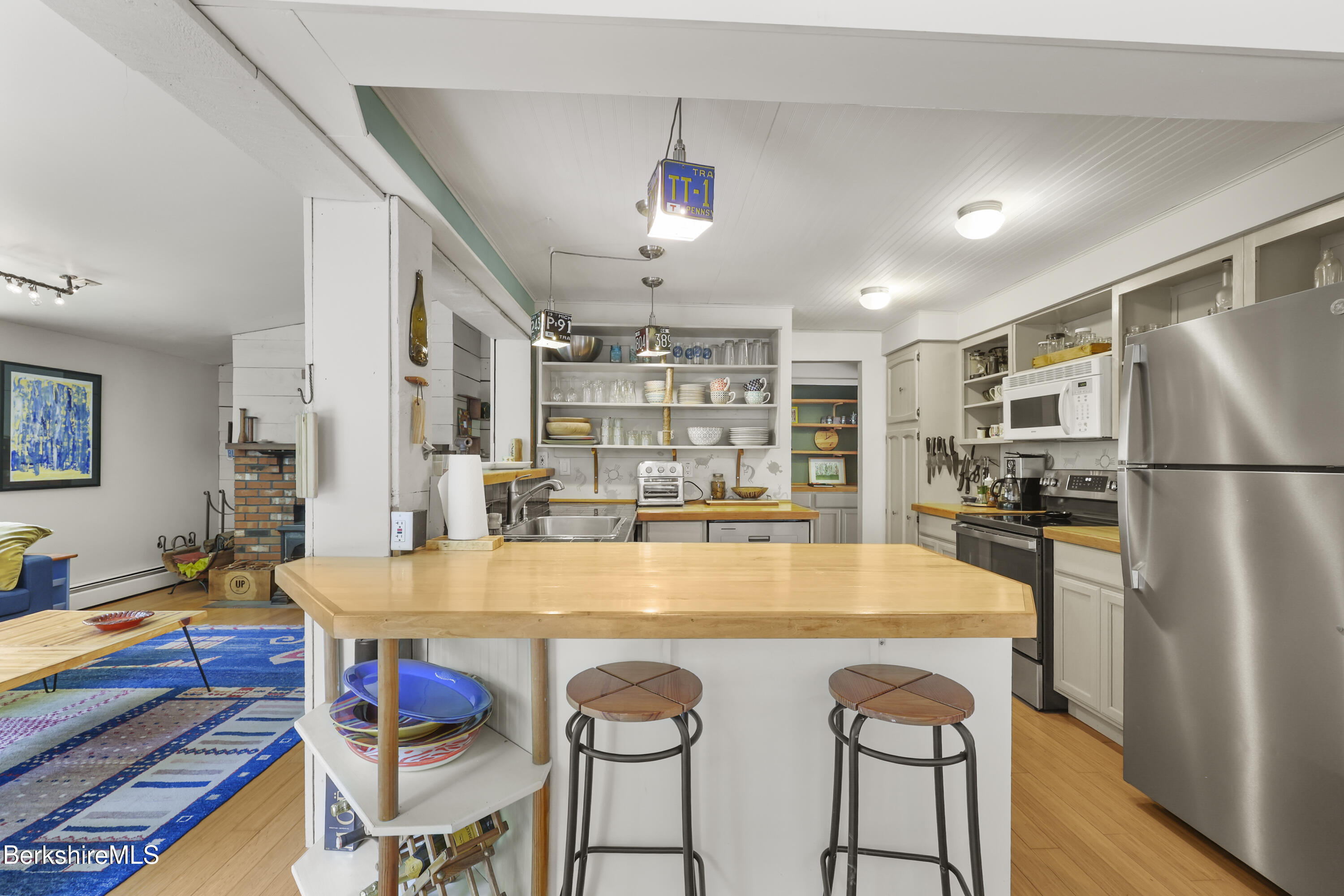 809 Leonhardt Rd