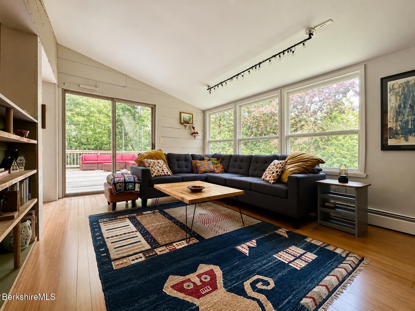 809 Leonhardt Rd