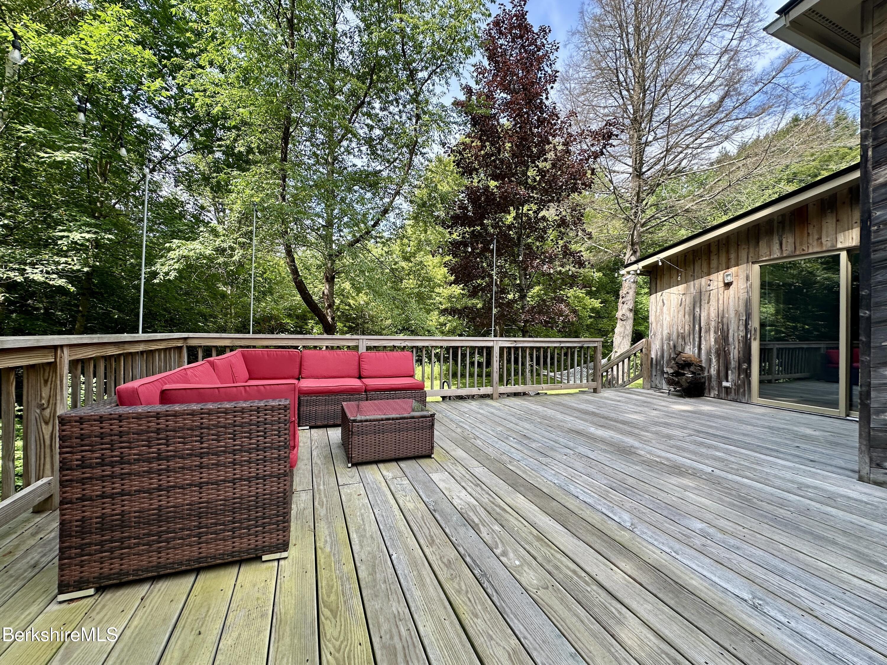 809 Leonhardt Rd