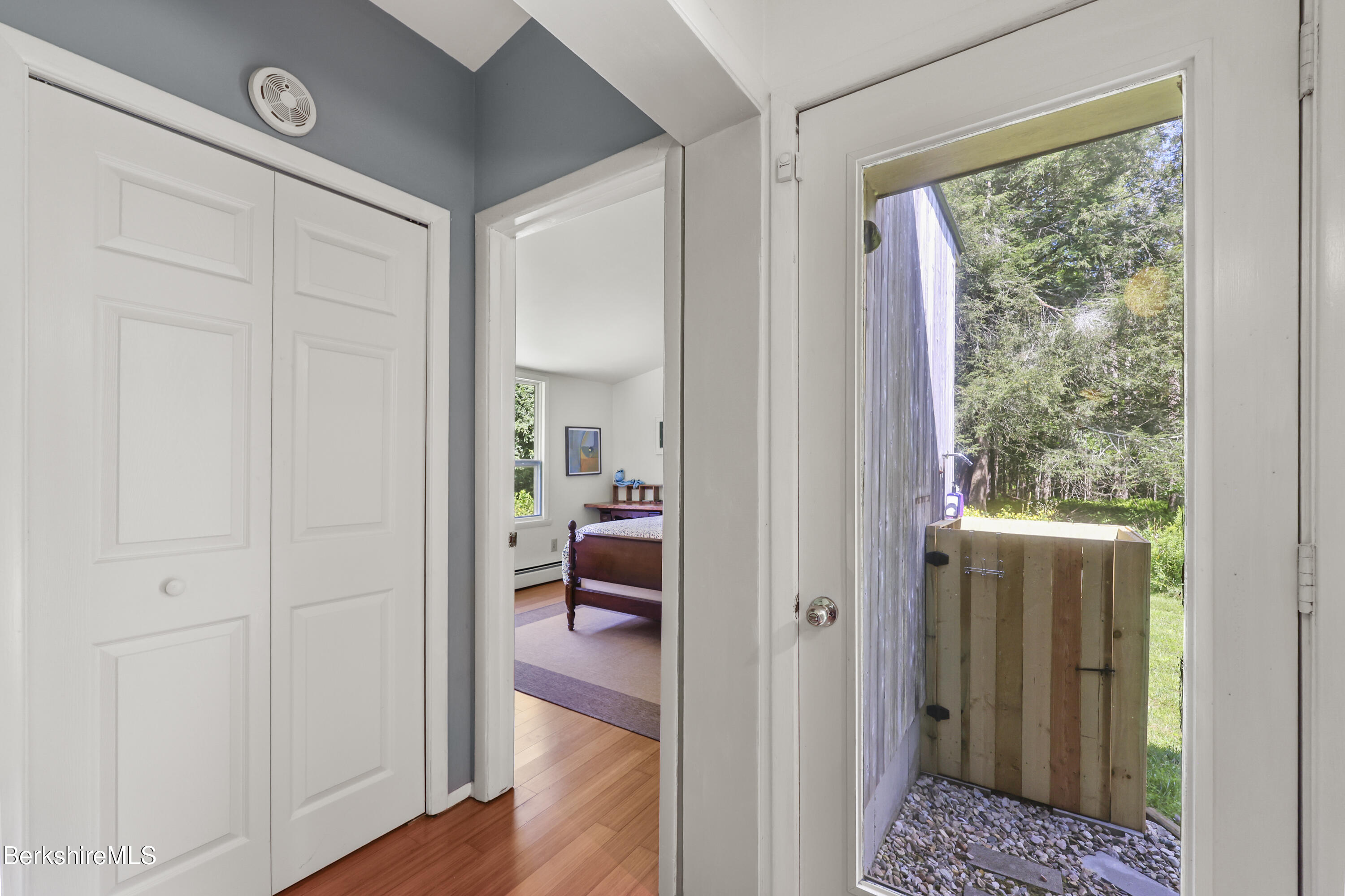 809 Leonhardt Rd