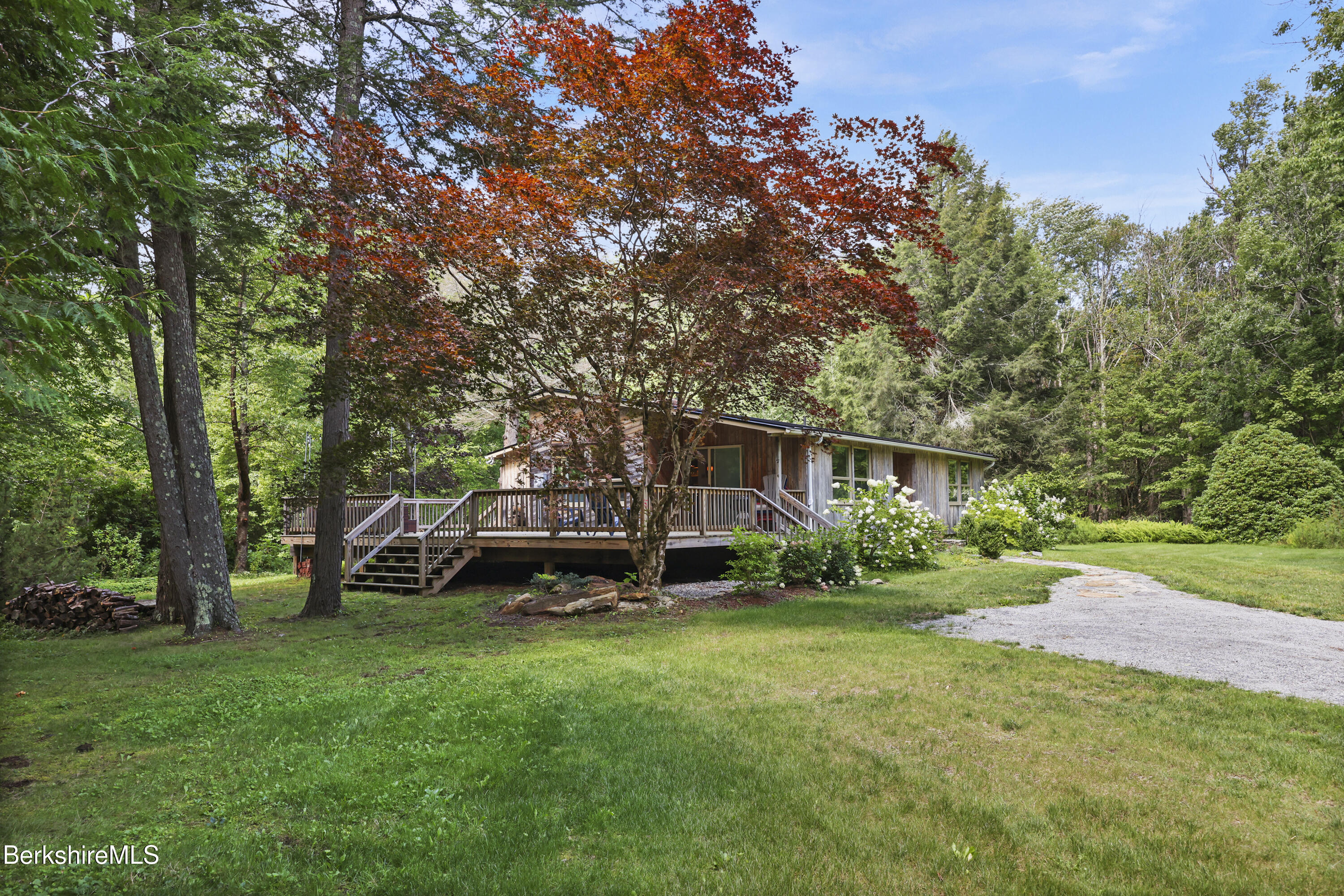 809 Leonhardt Rd