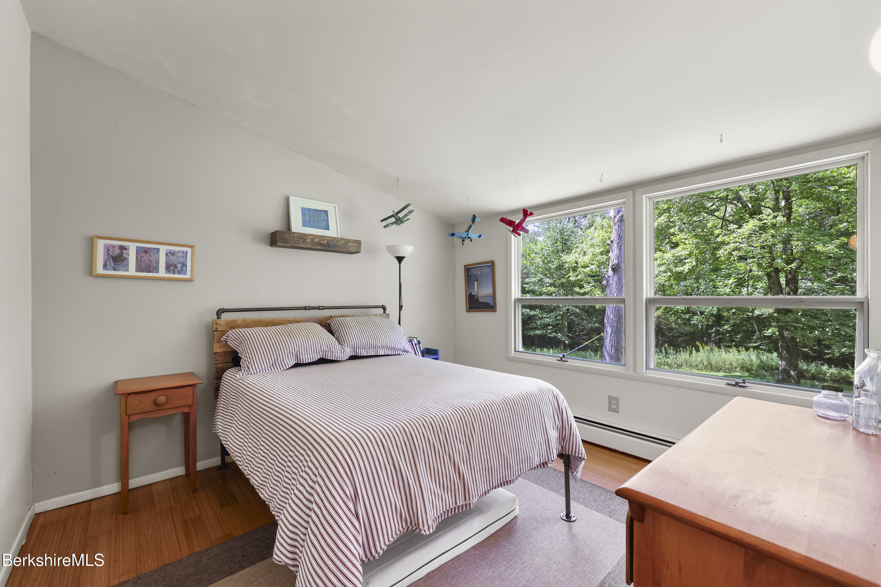 809 Leonhardt Rd