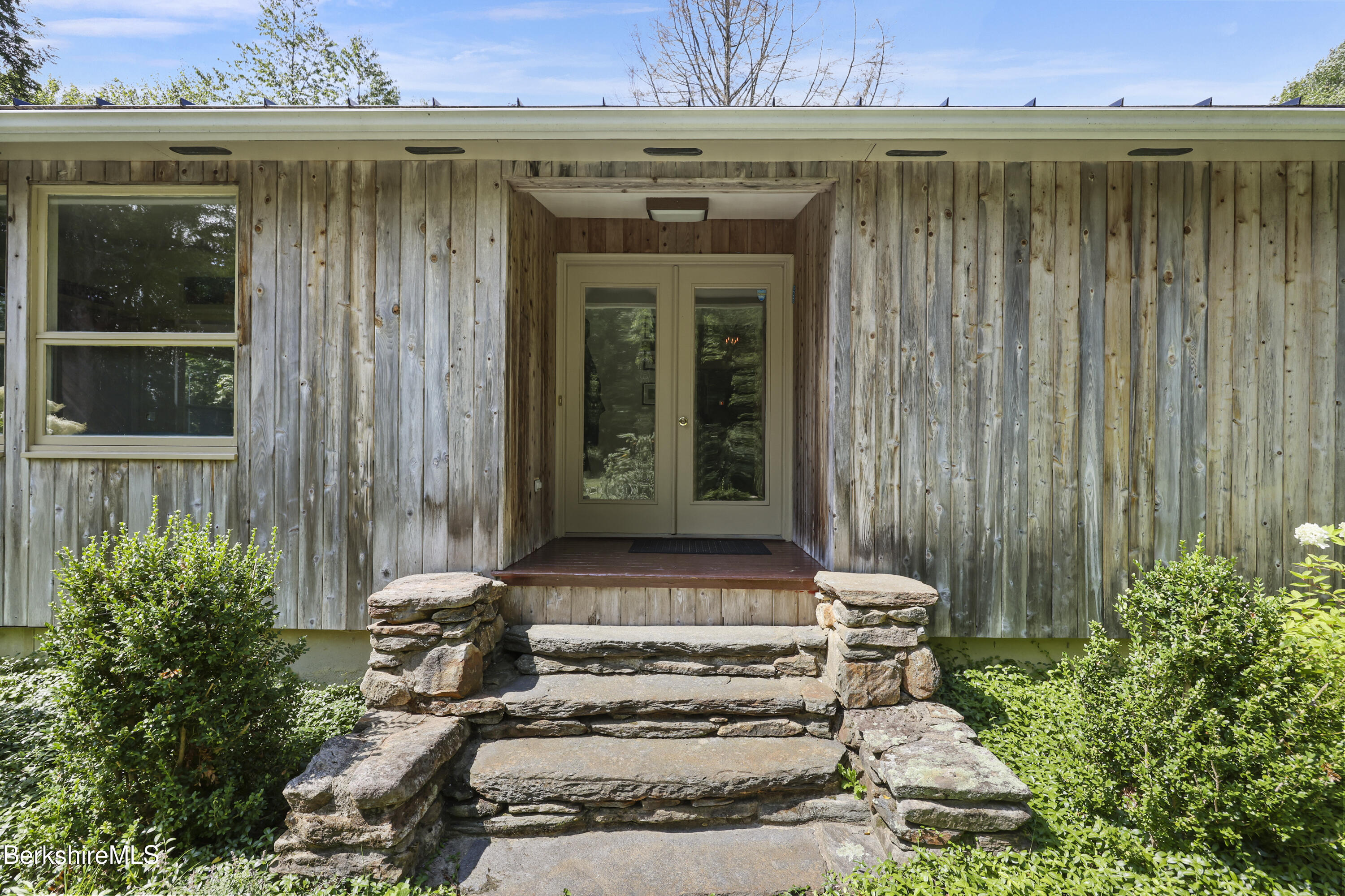 809 Leonhardt Rd