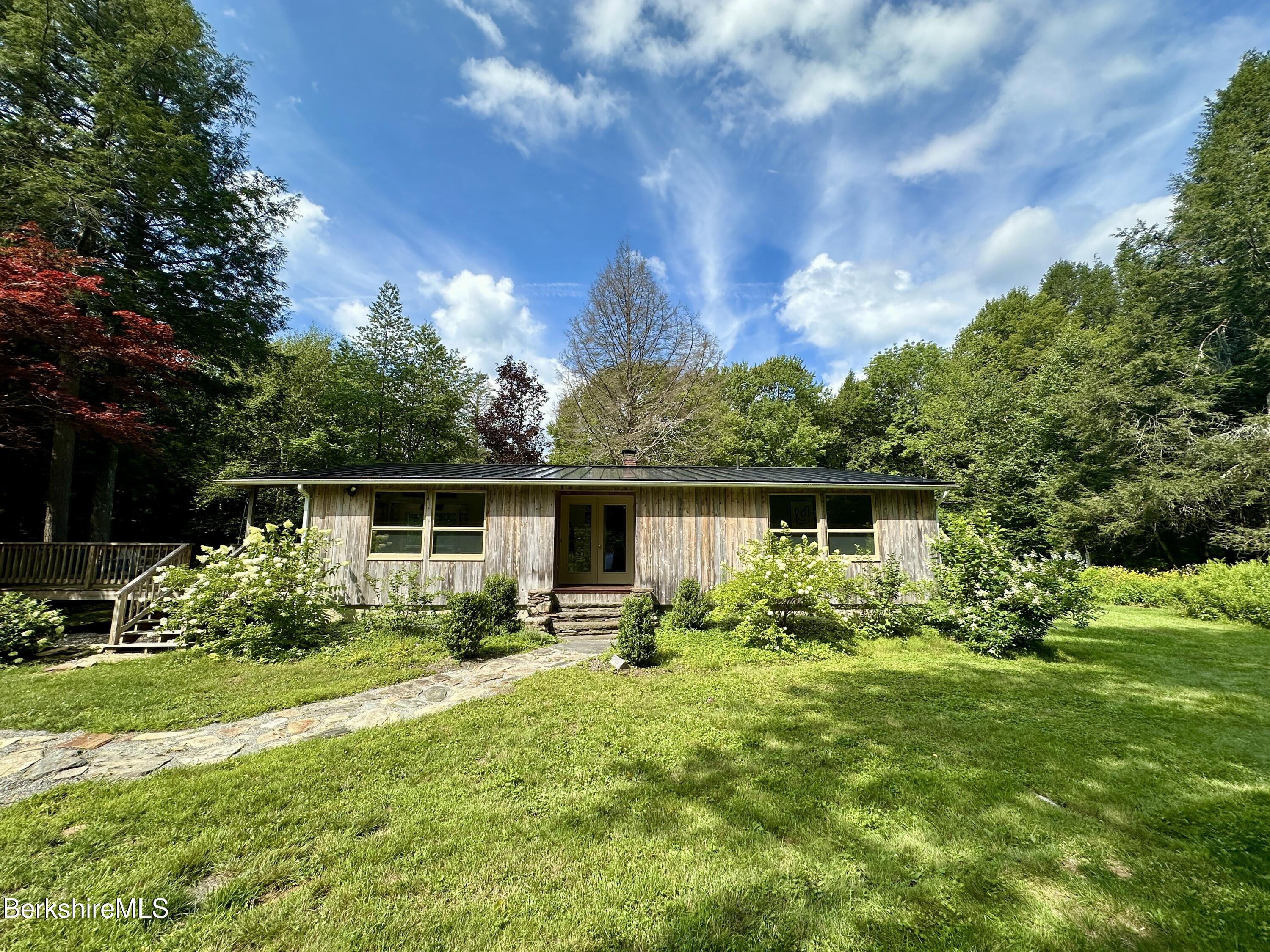 809 Leonhardt Rd