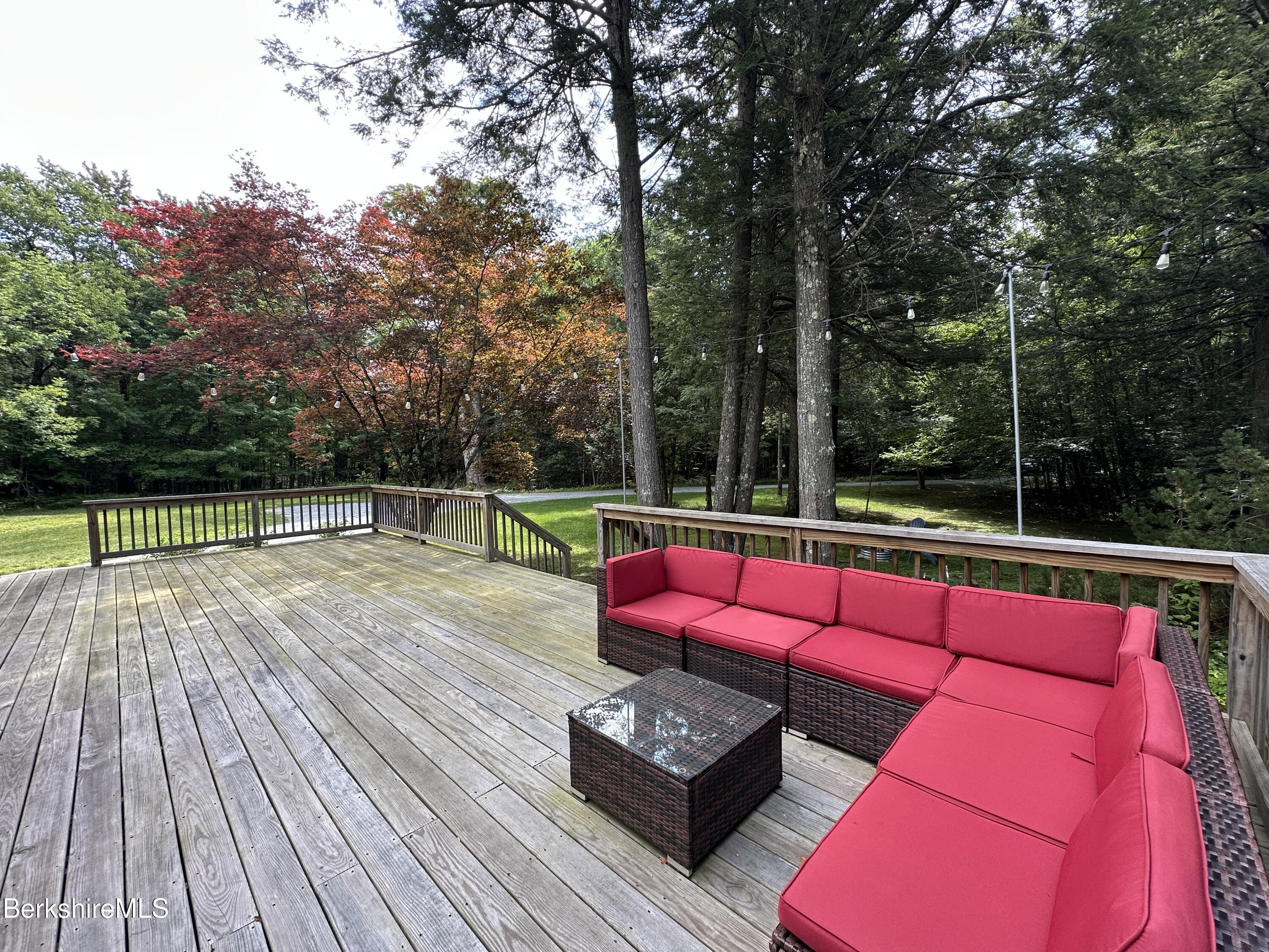 809 Leonhardt Rd