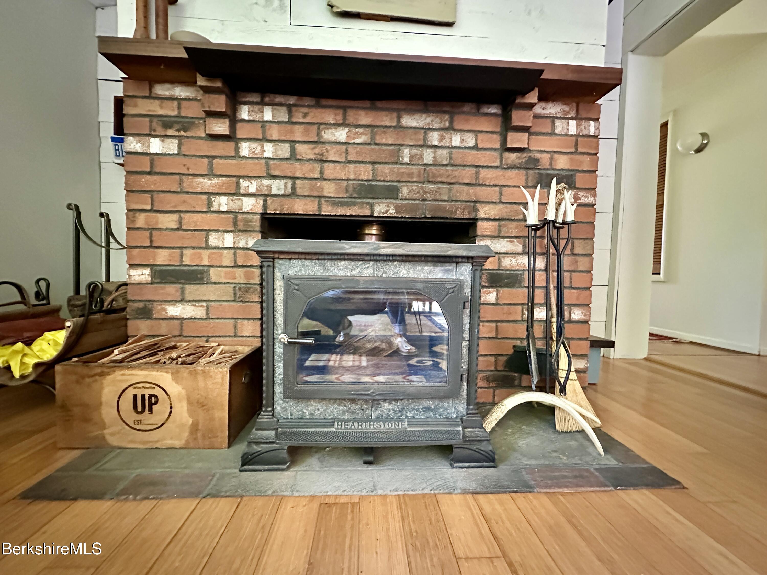 809 Leonhardt Rd